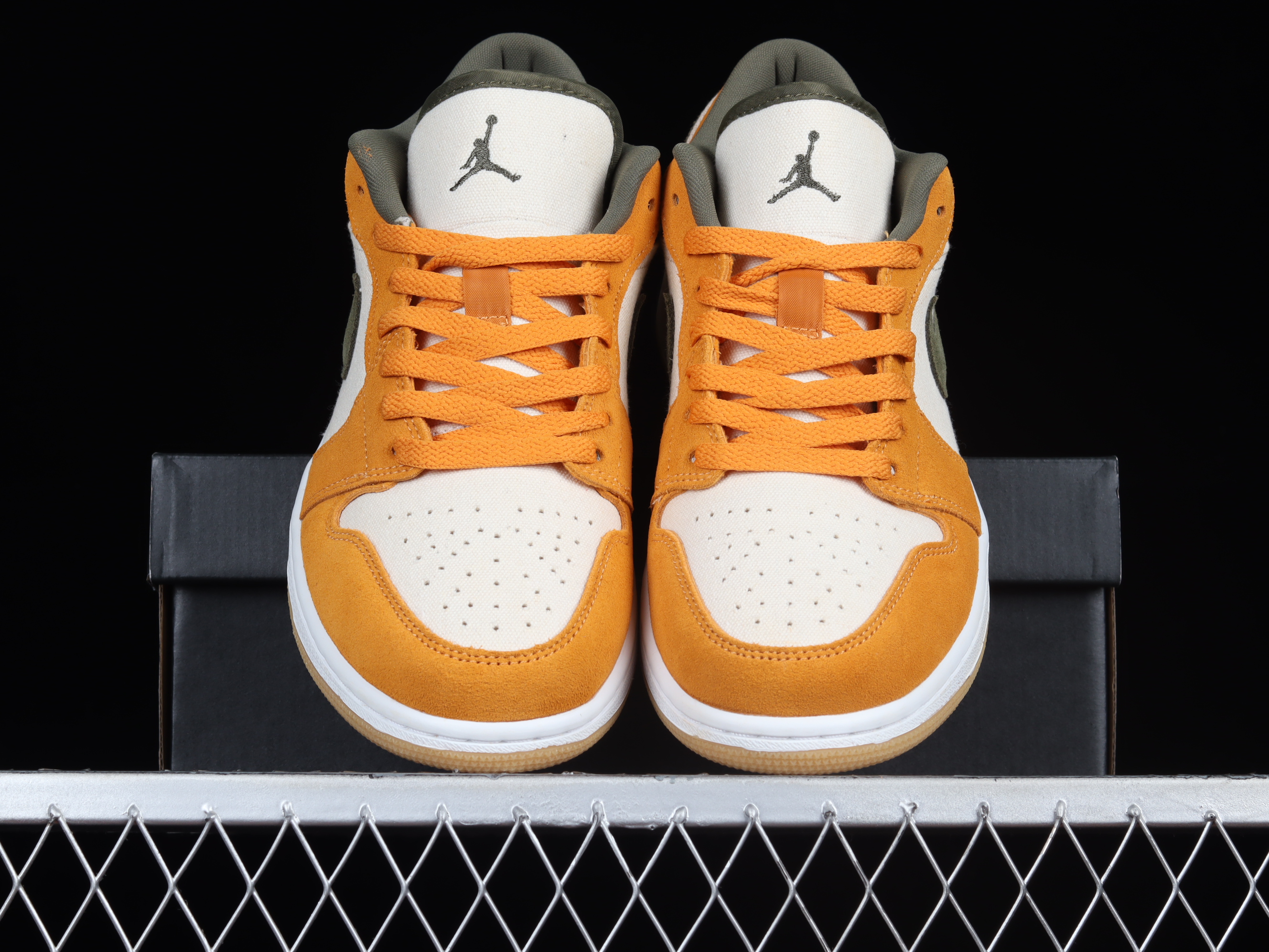AJ1 low top