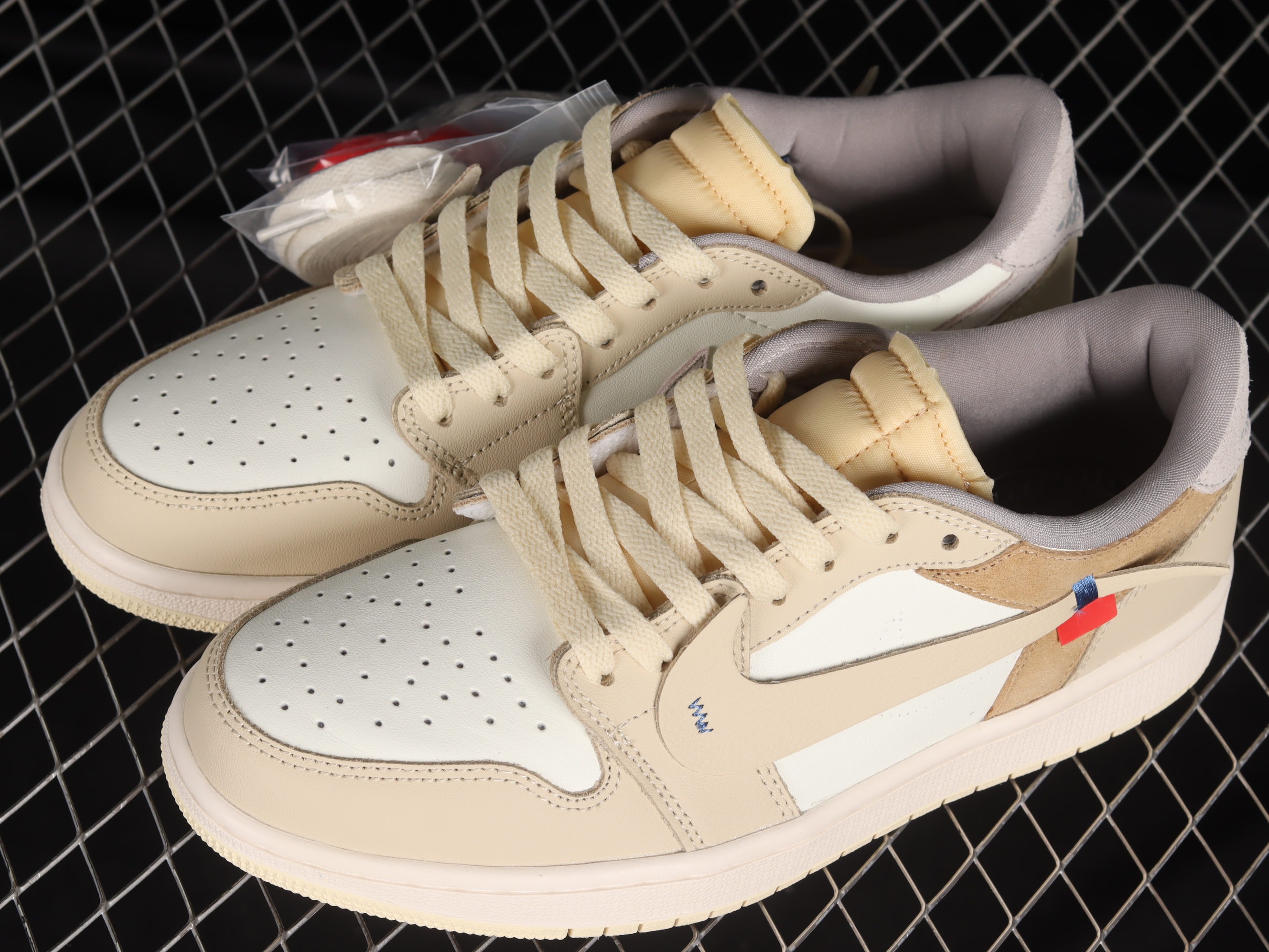 AJ1 Beige co-brand cultural low-top casual board shoes CZ0790-102 36-47.5