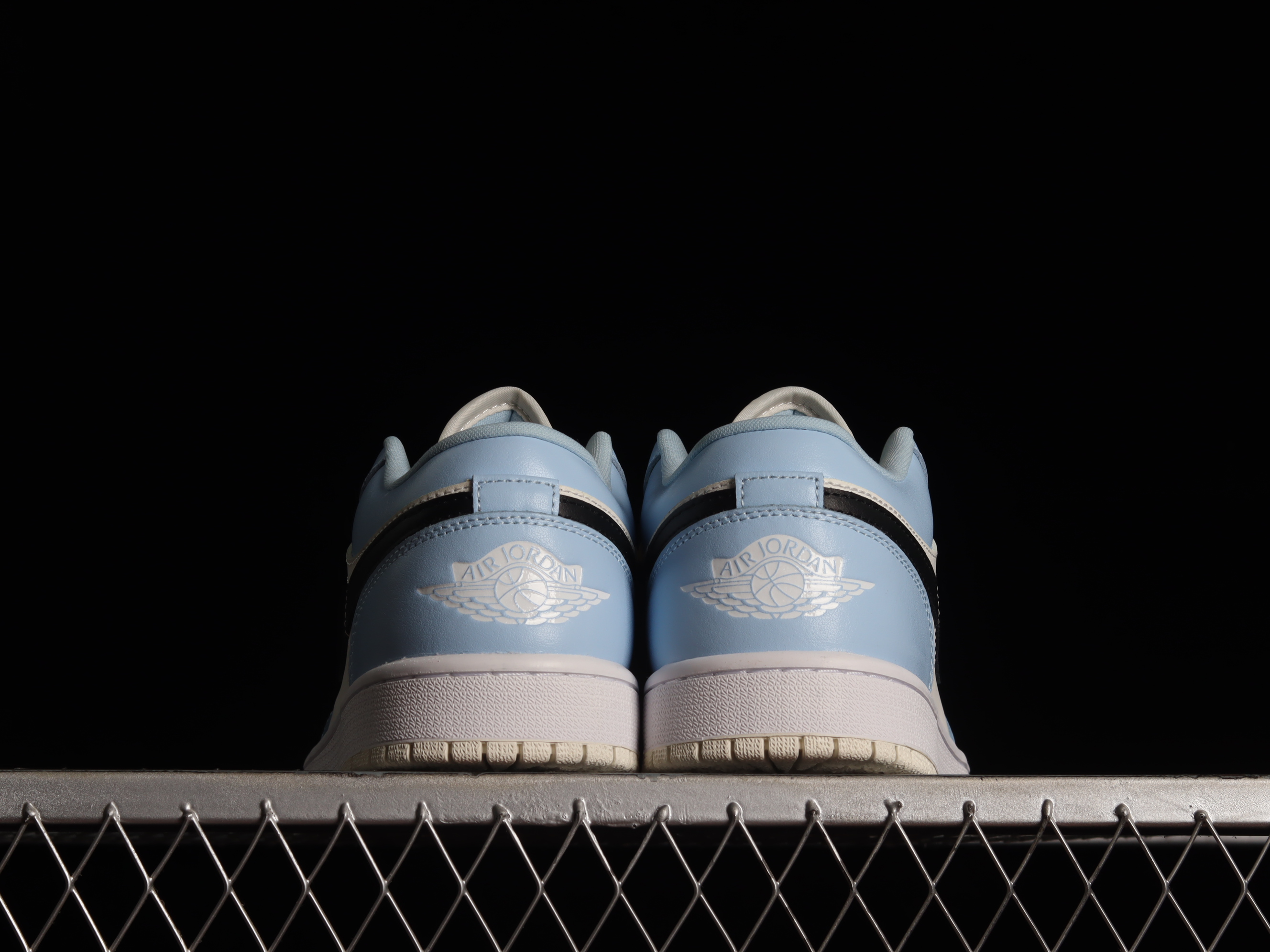 AJ1 low top