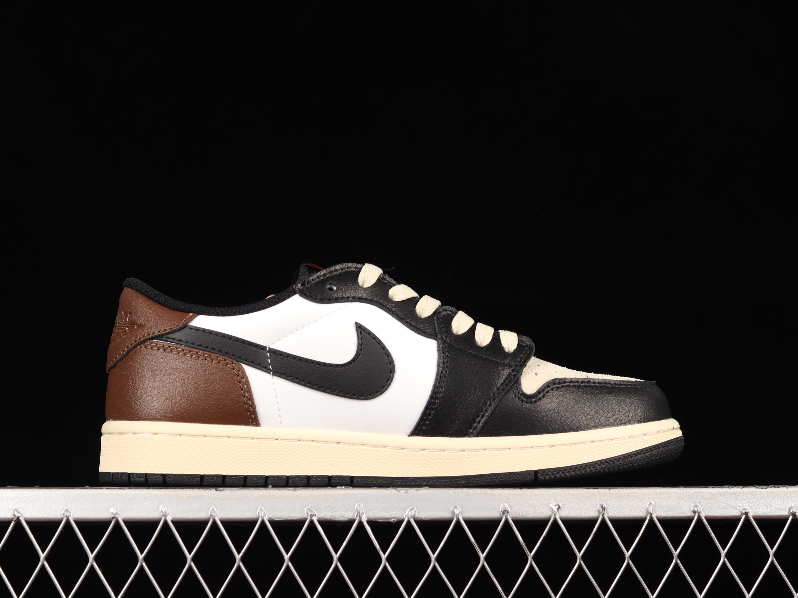 AJ1 low top