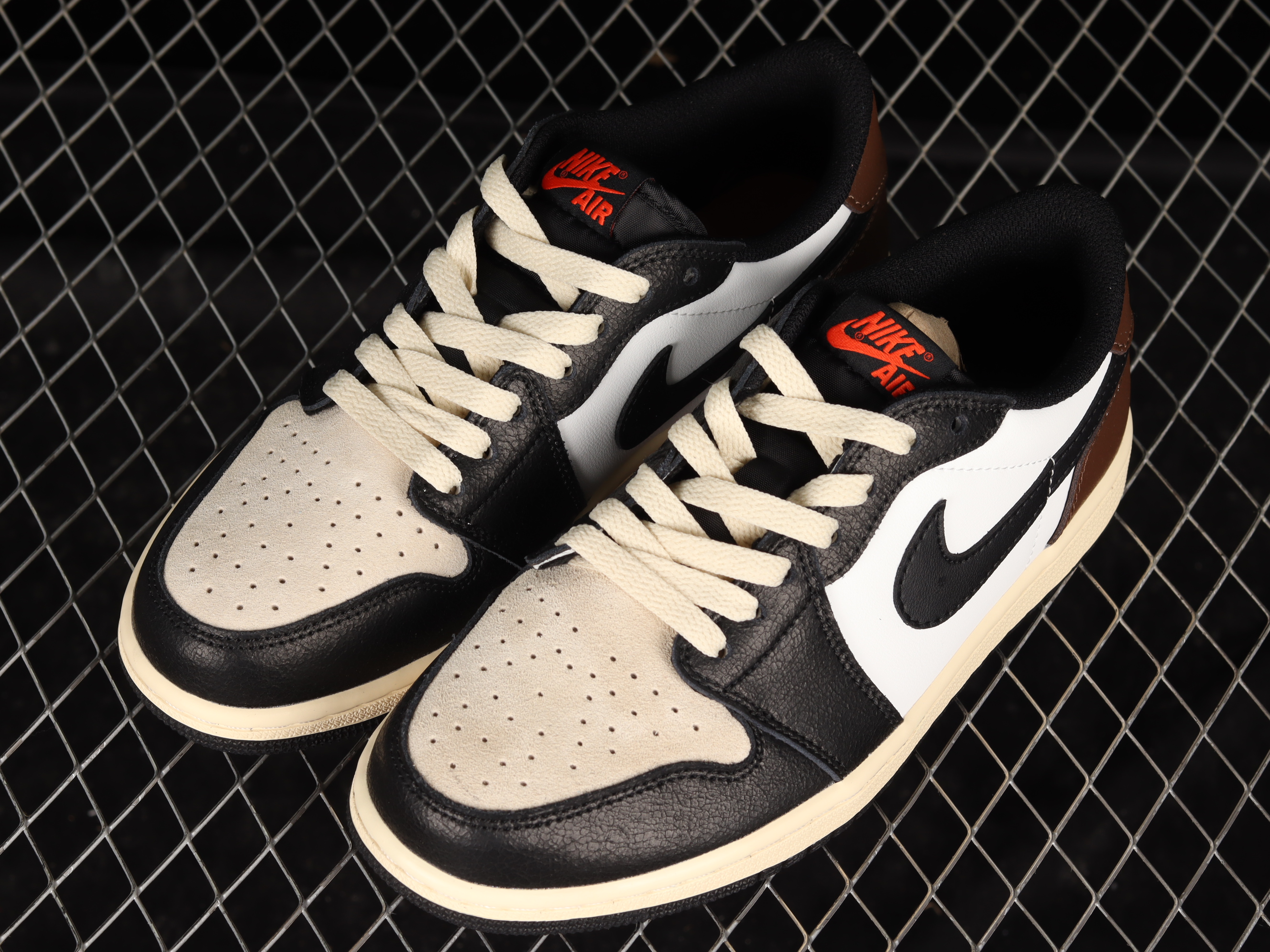 AJ1 low top
