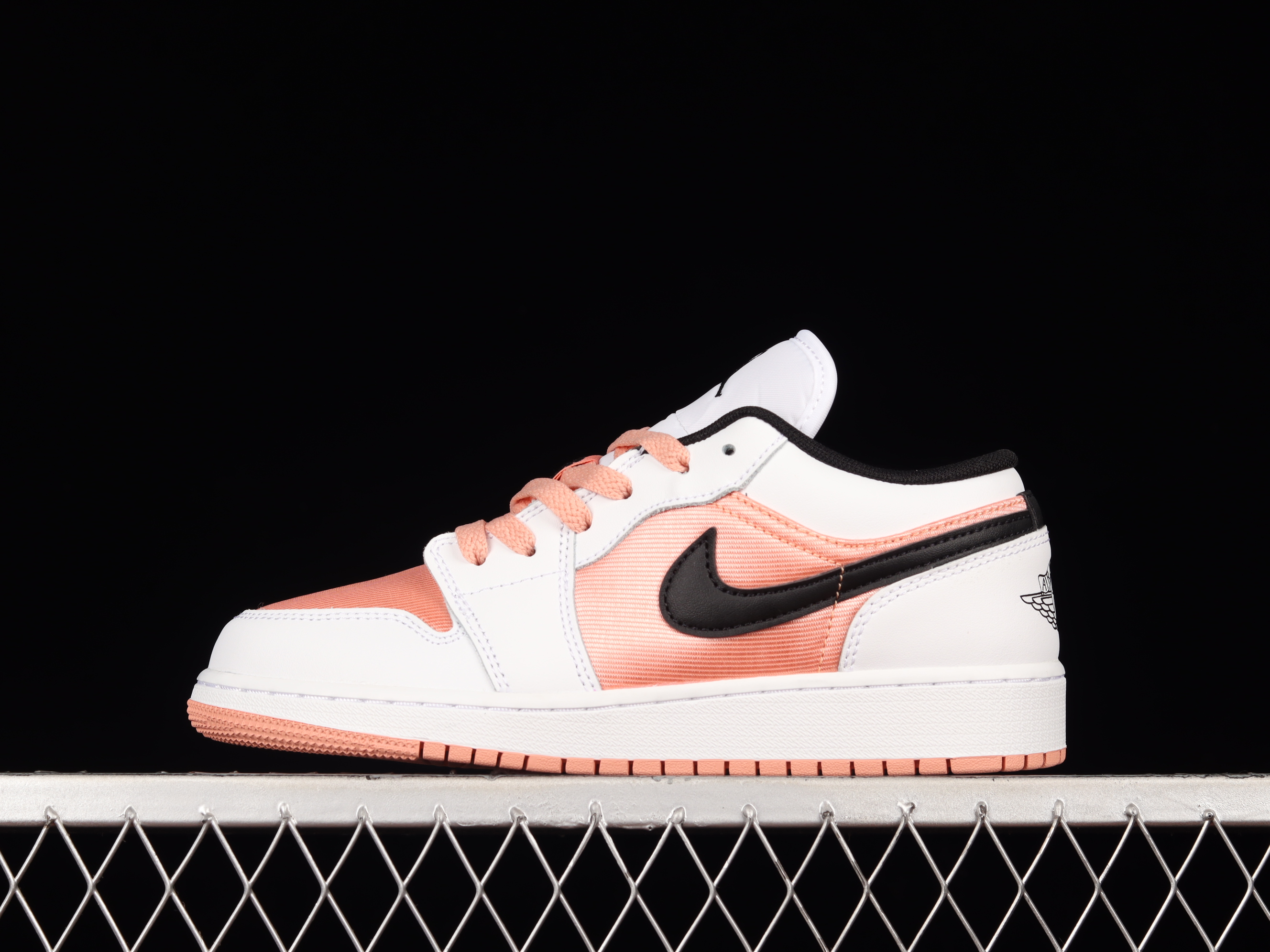 AJ1 low top