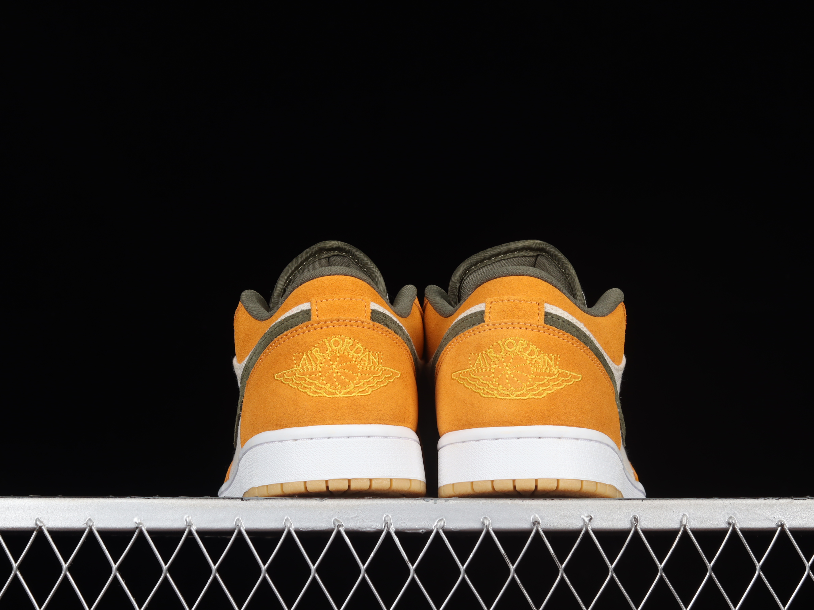 AJ1 low top