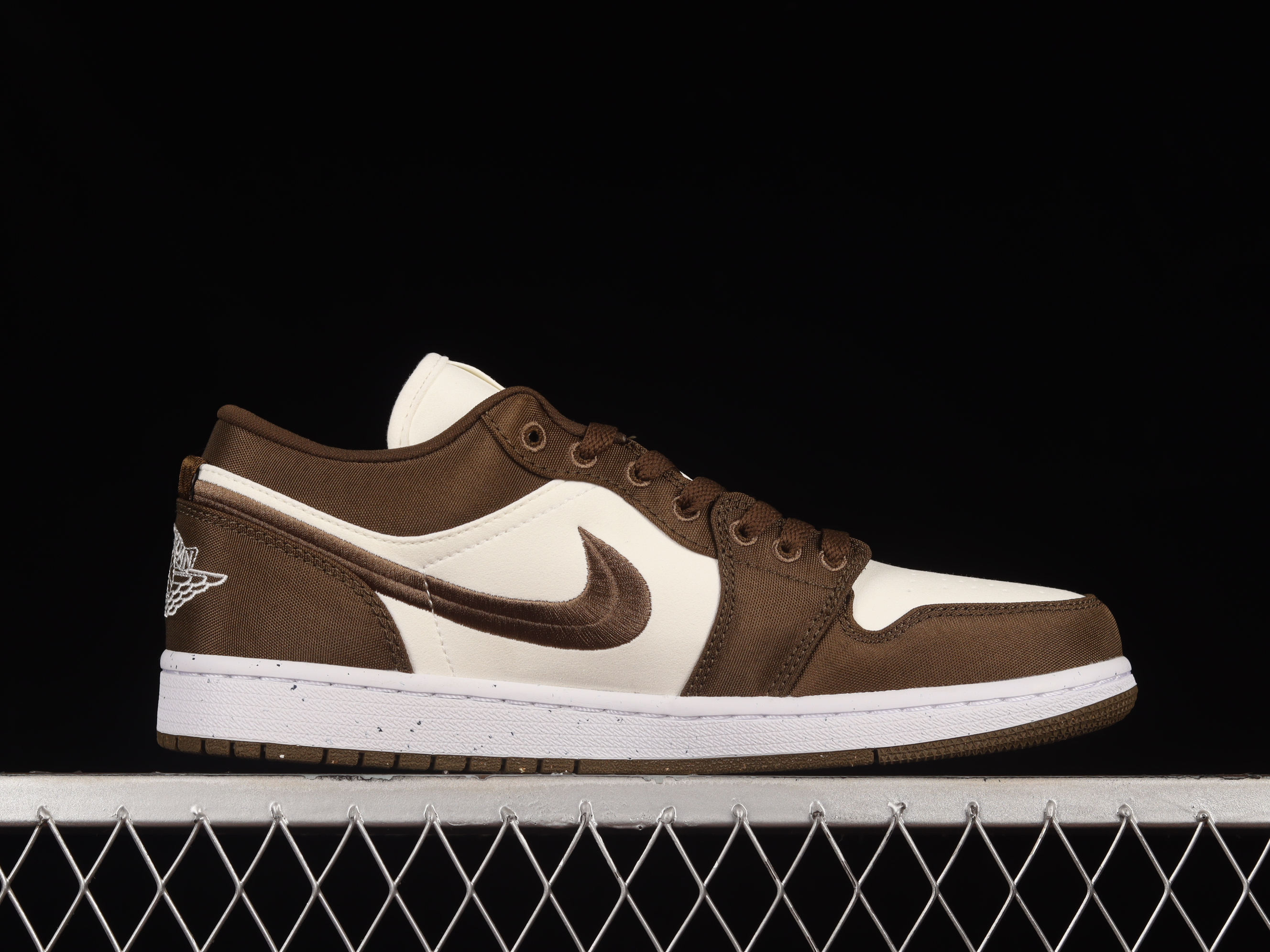 AJ1 low top