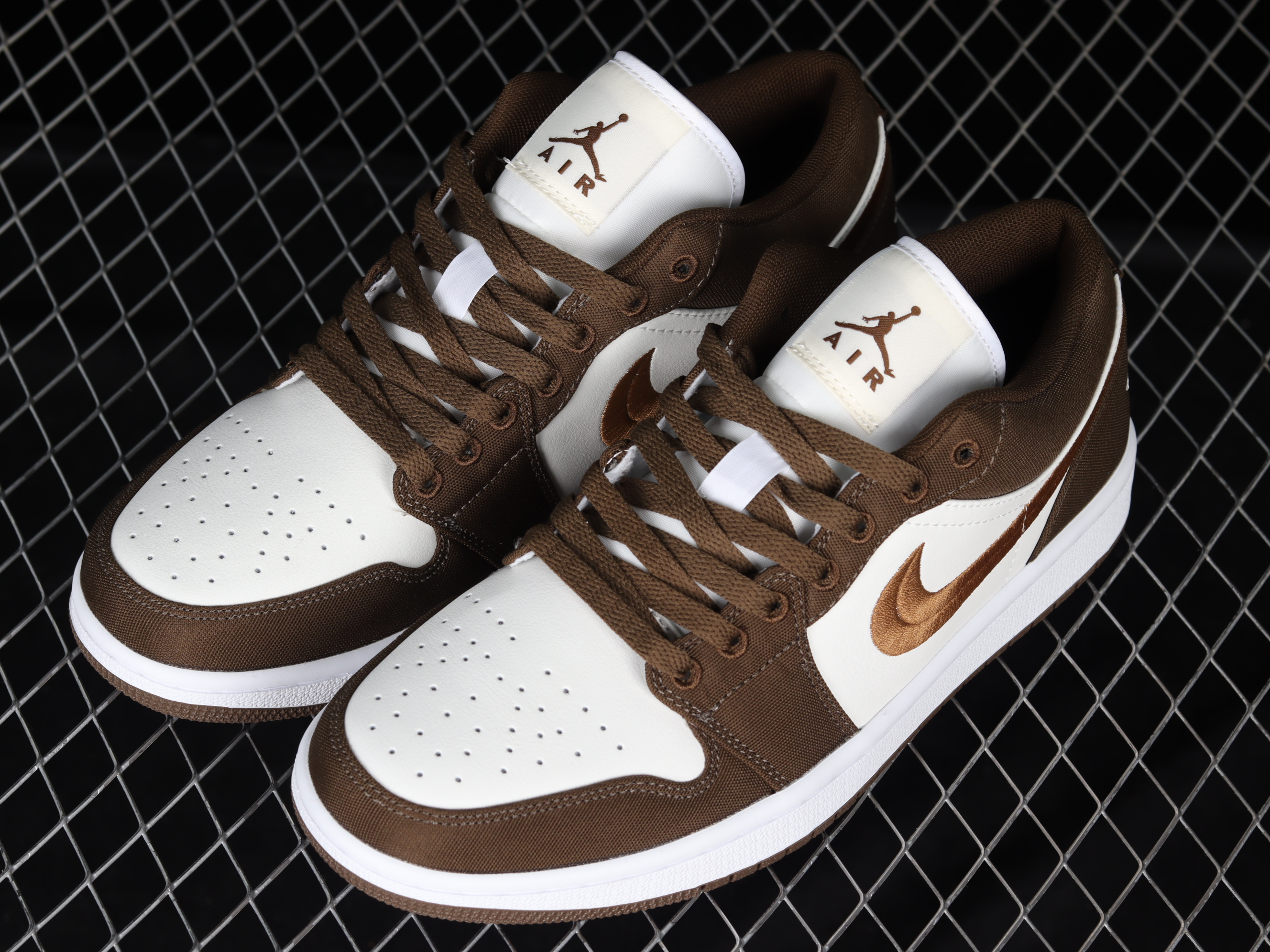 AJ1 low top
