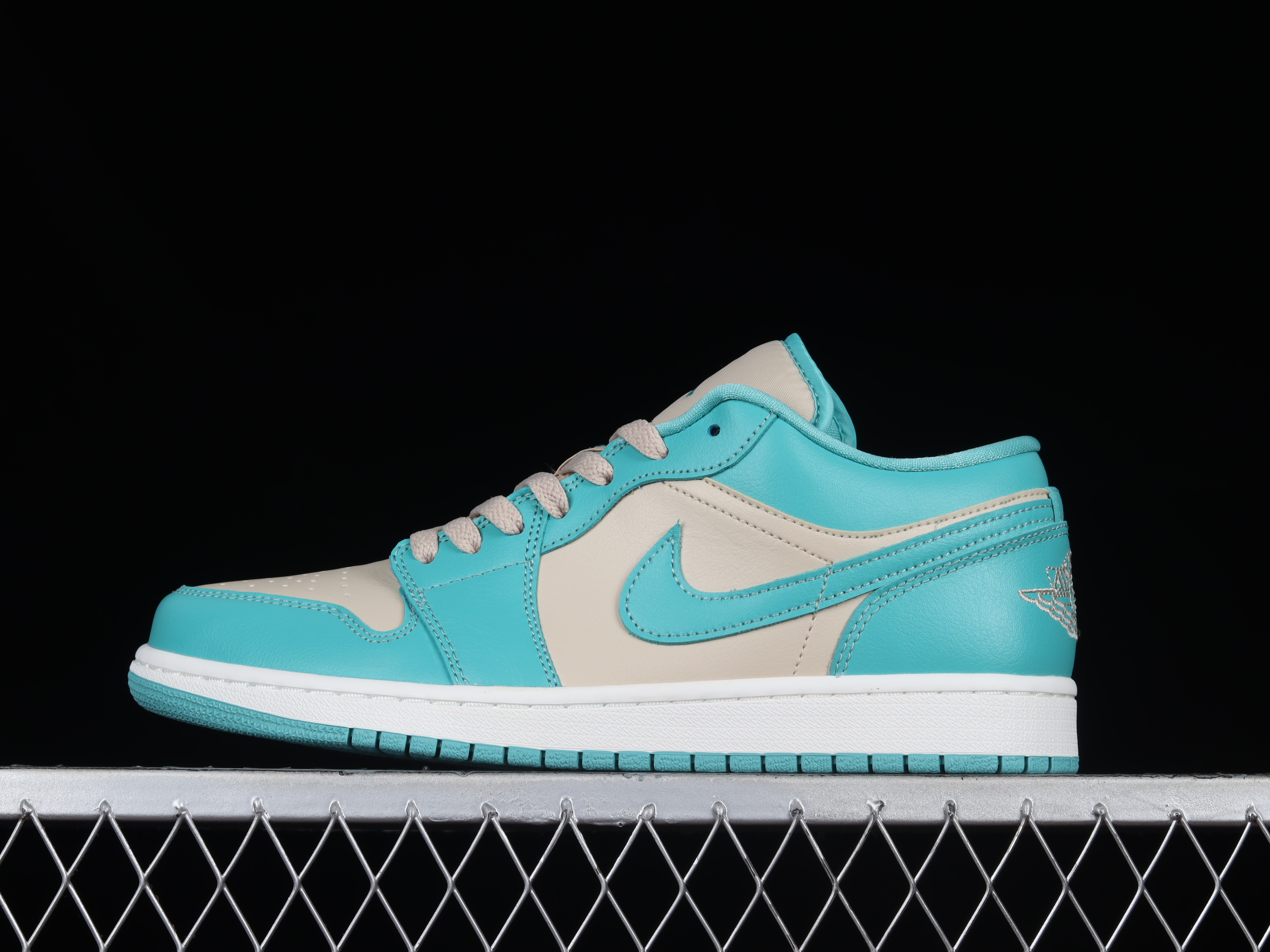 AJ1 low top