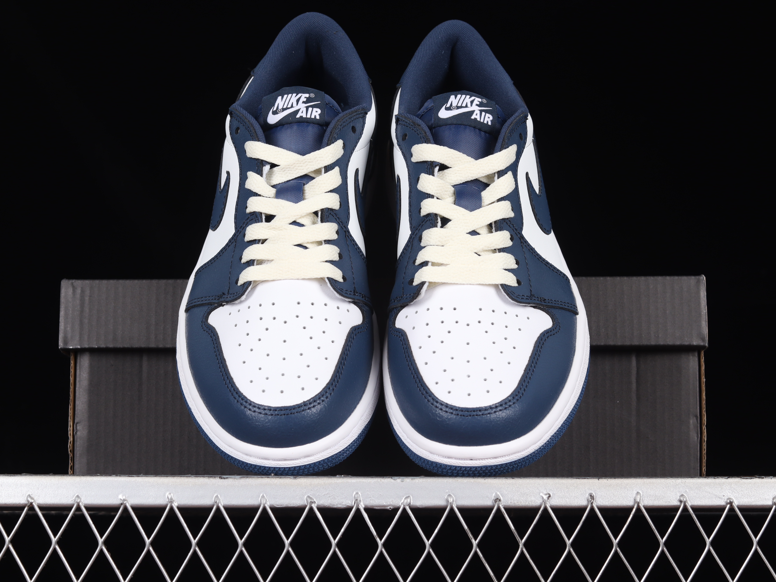 AJ1 low top