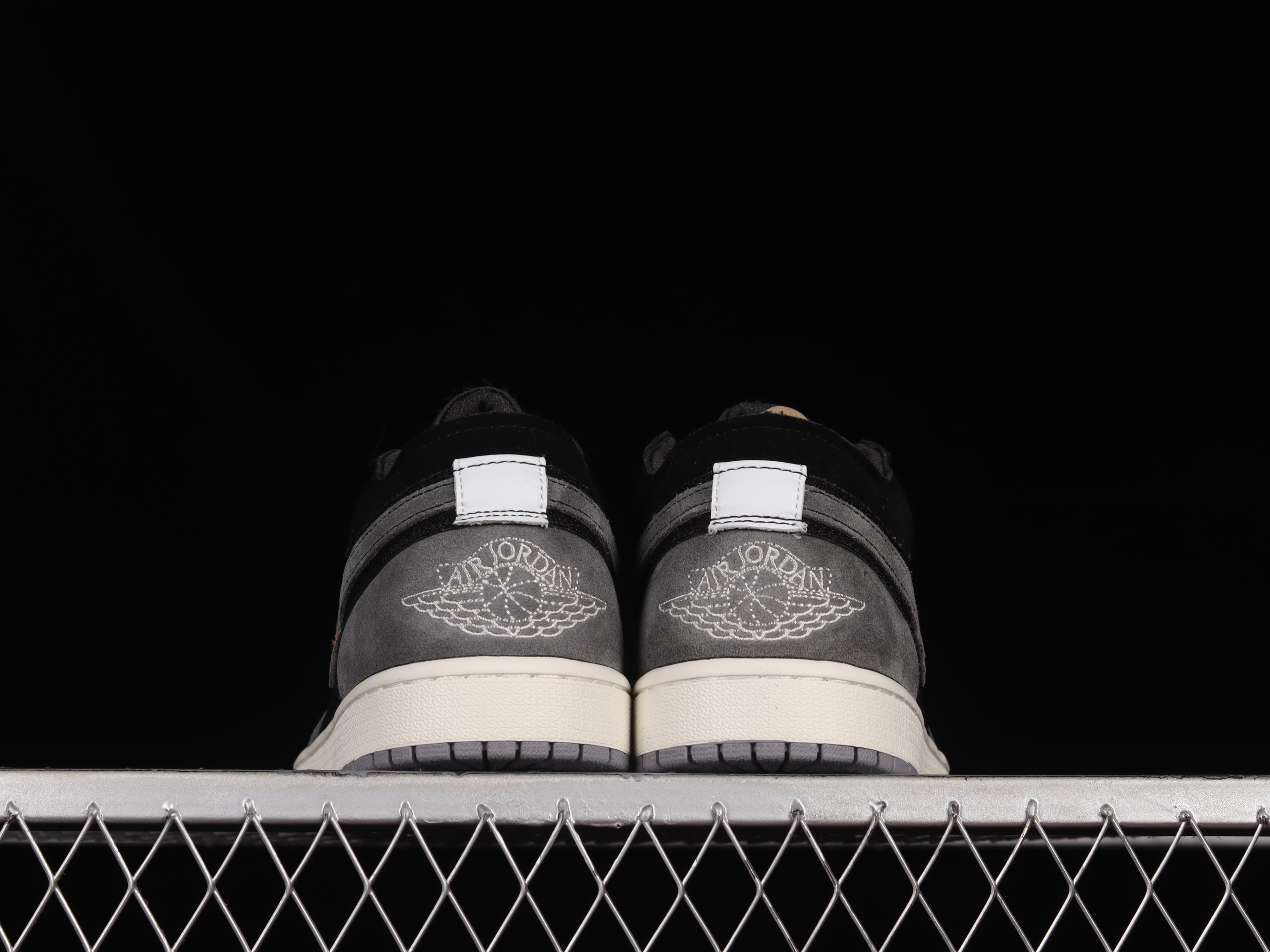 AJ1 low top