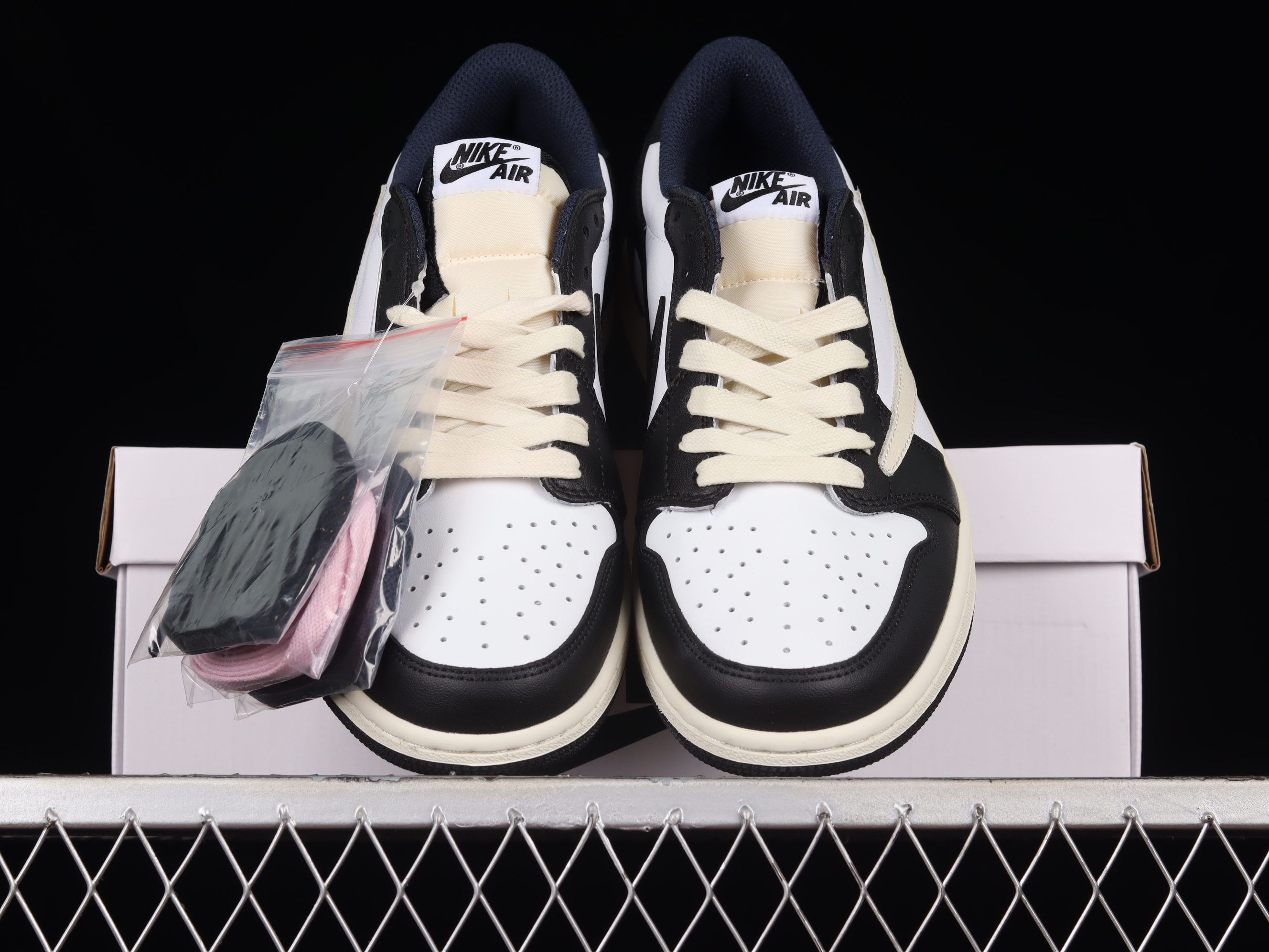 AJ1 low top