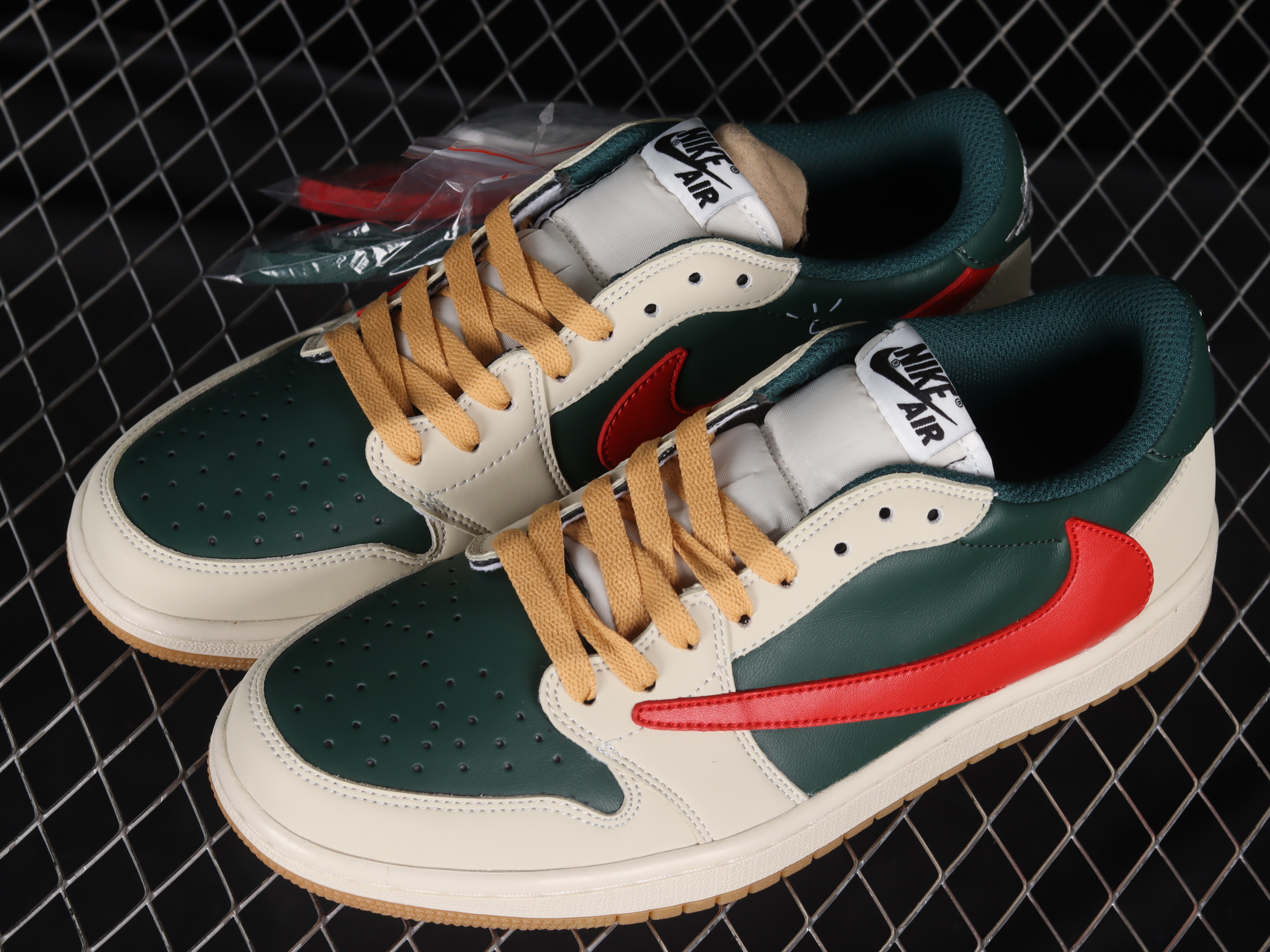 AJ1 low top