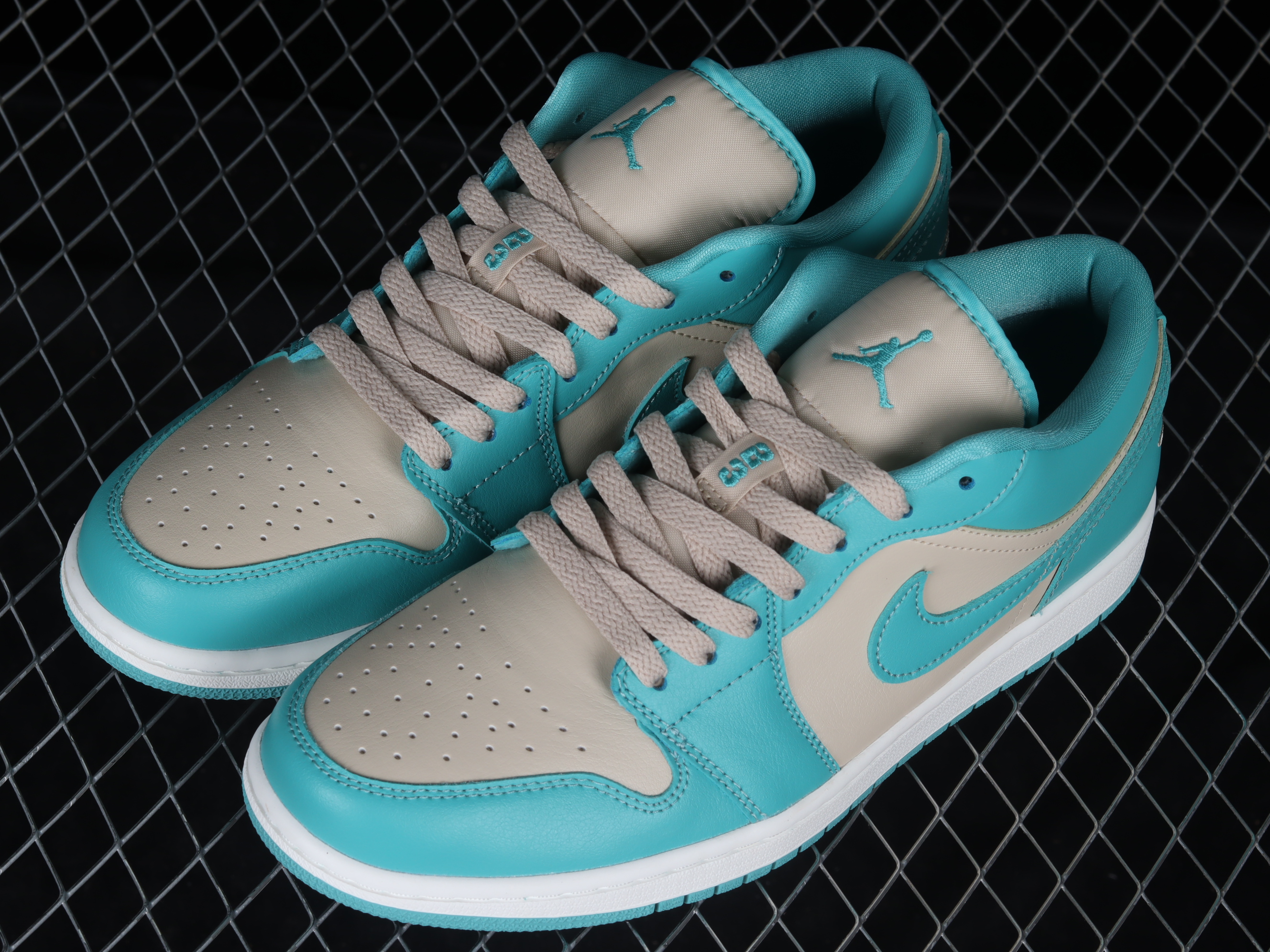 AJ1 low top