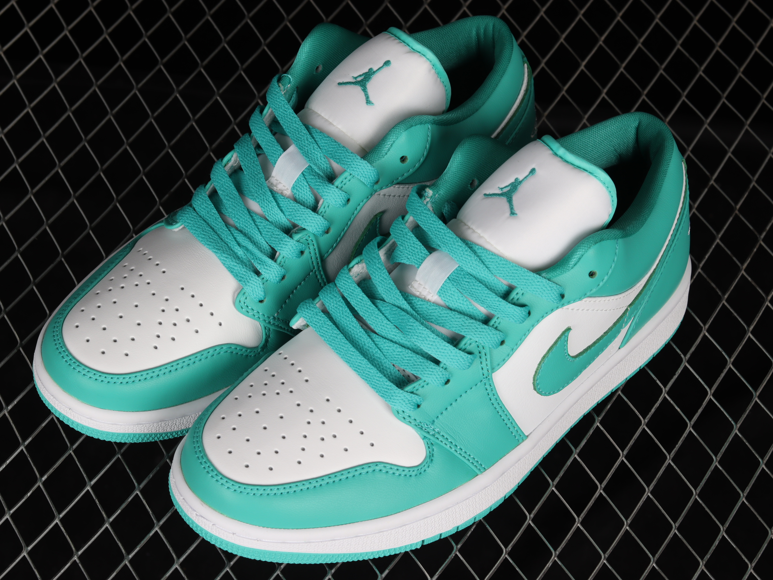 AJ1 low top