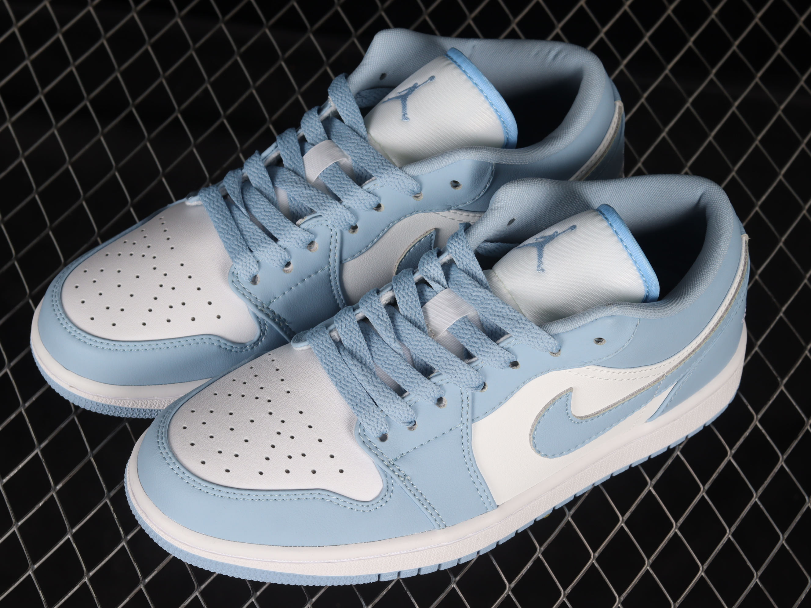 AJ1 low top