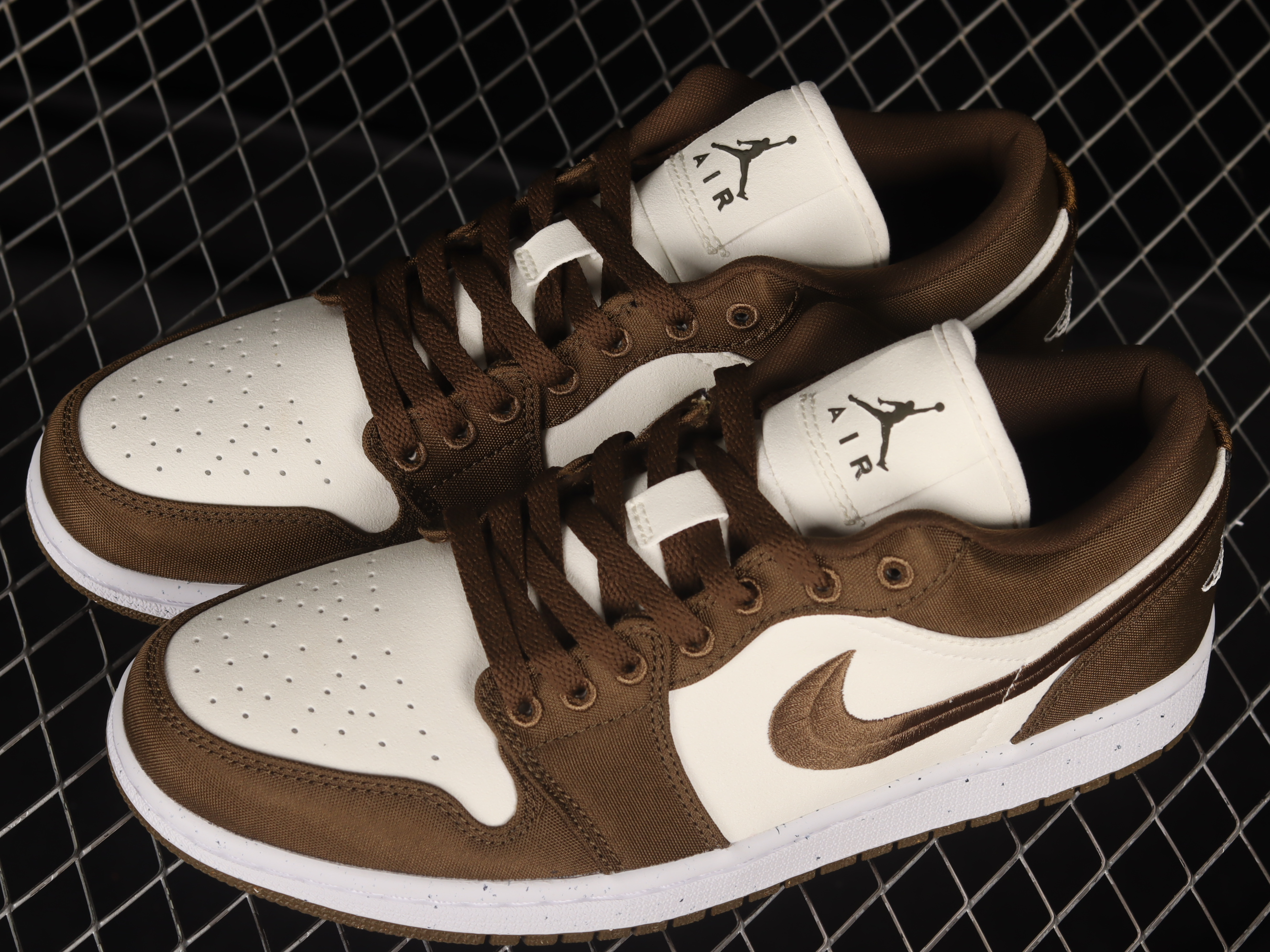 AJ1 low top