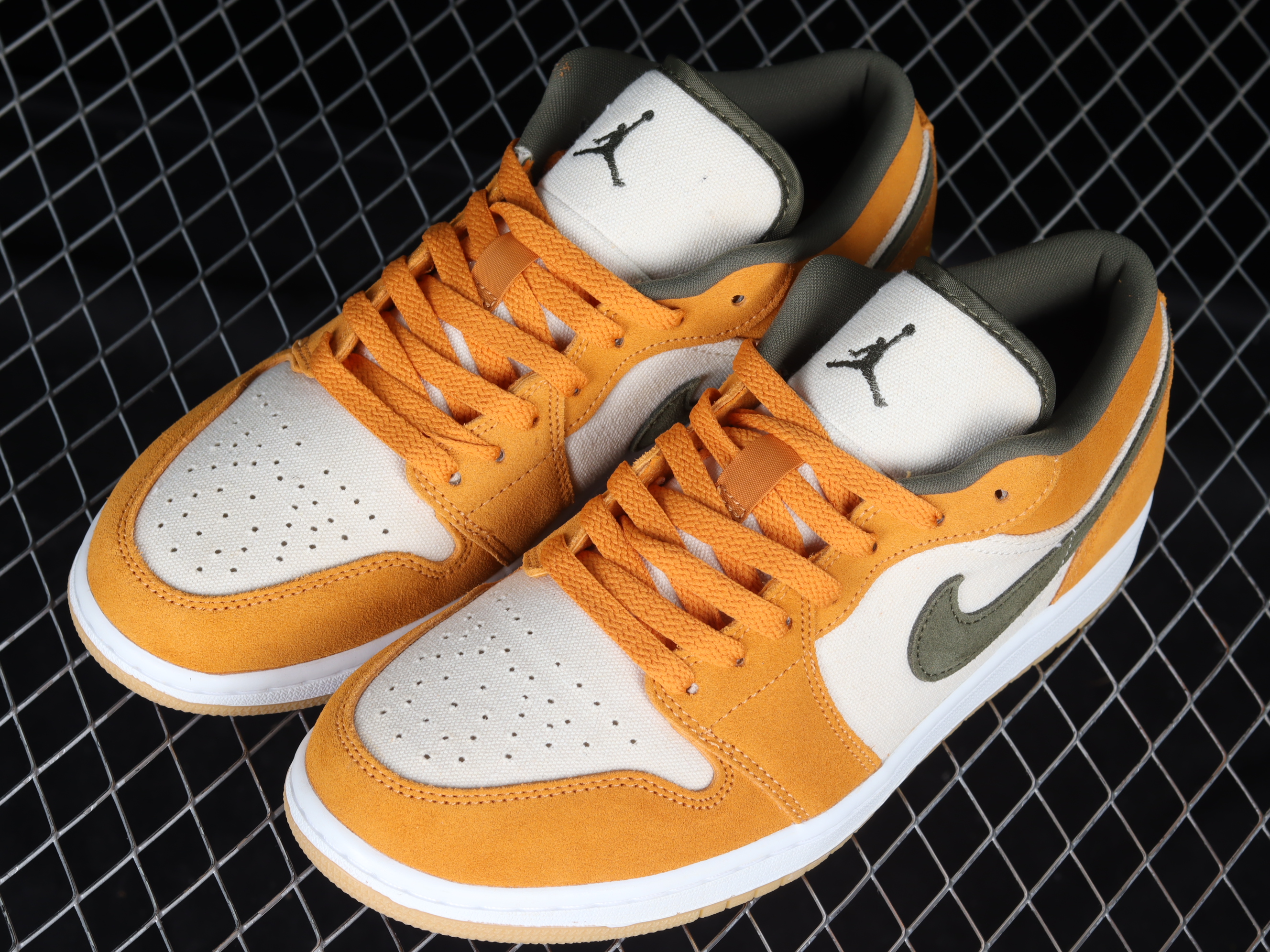 AJ1 low top