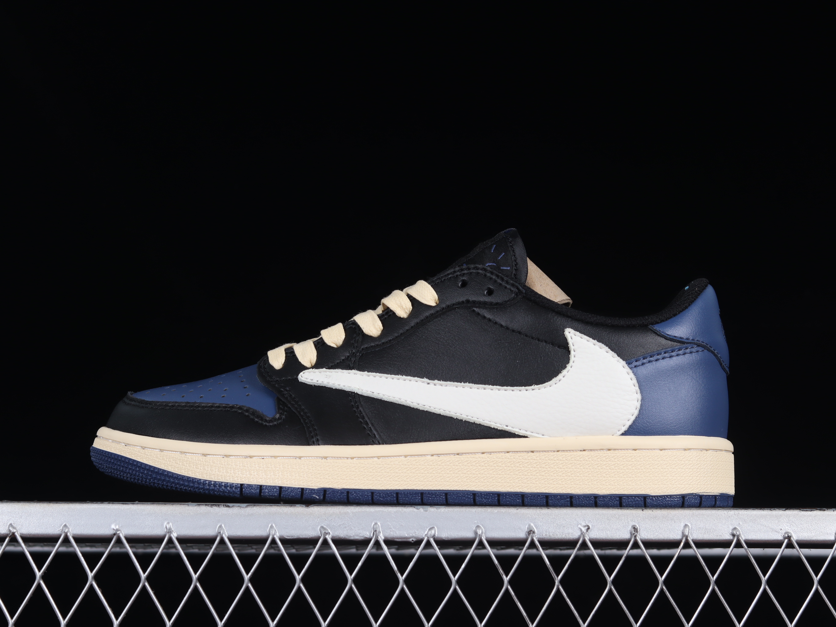 AJ1 low top