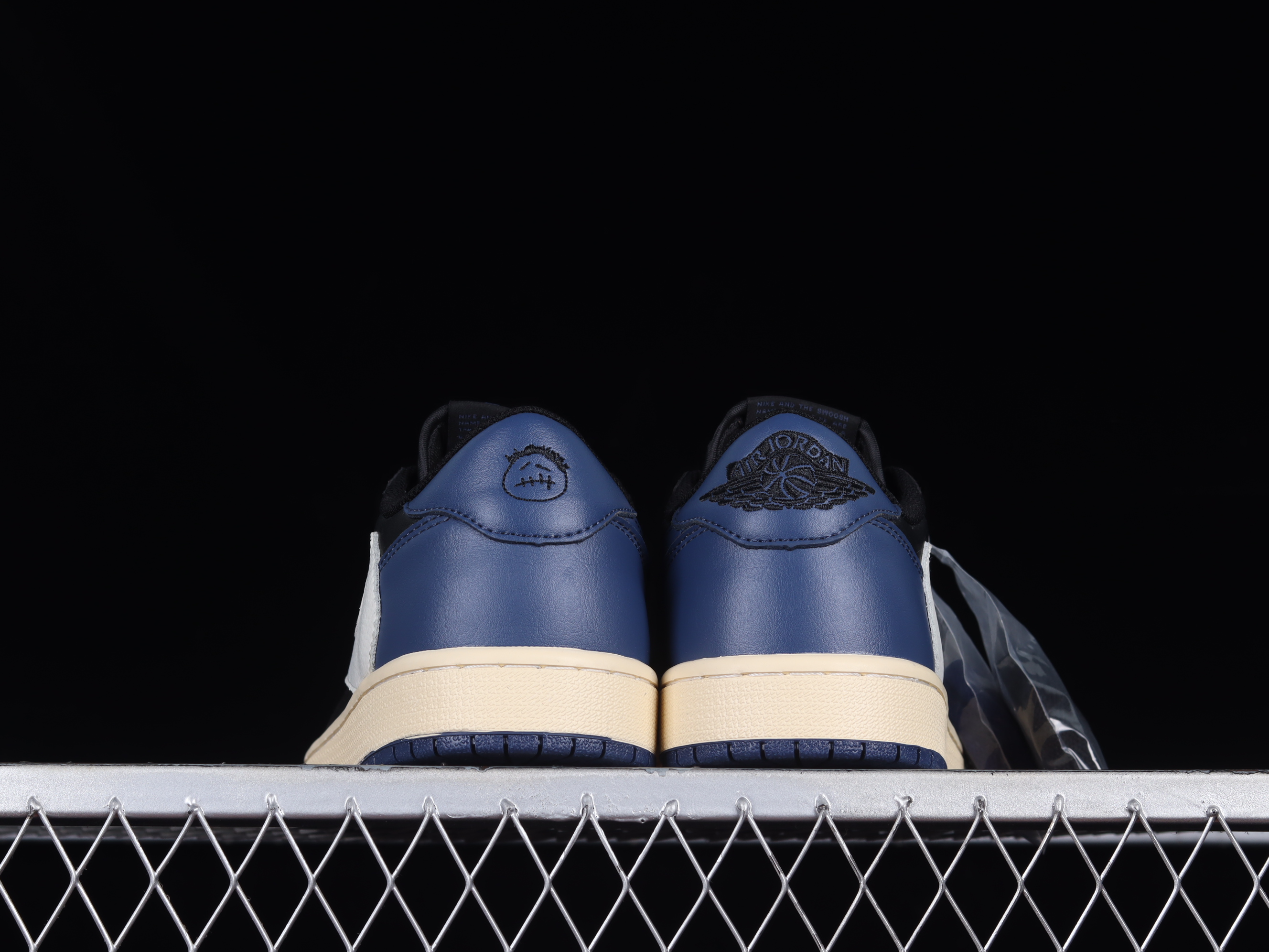 AJ1 low top