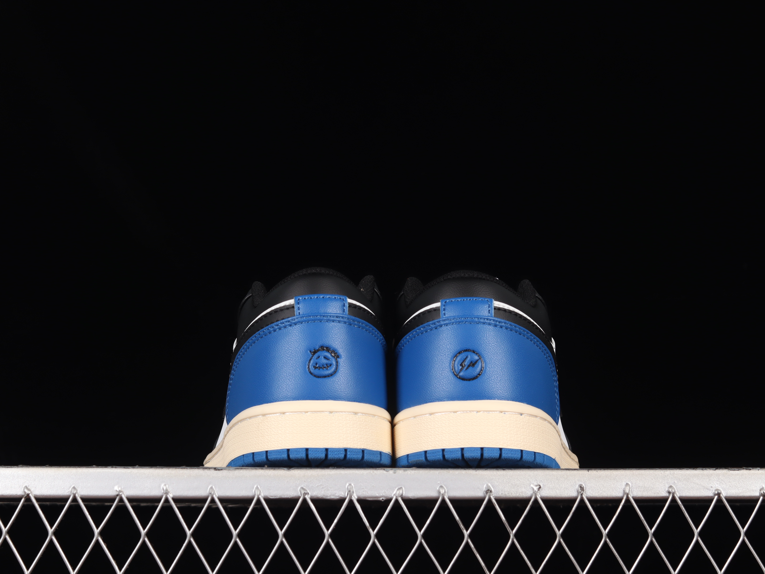 AJ1 low top