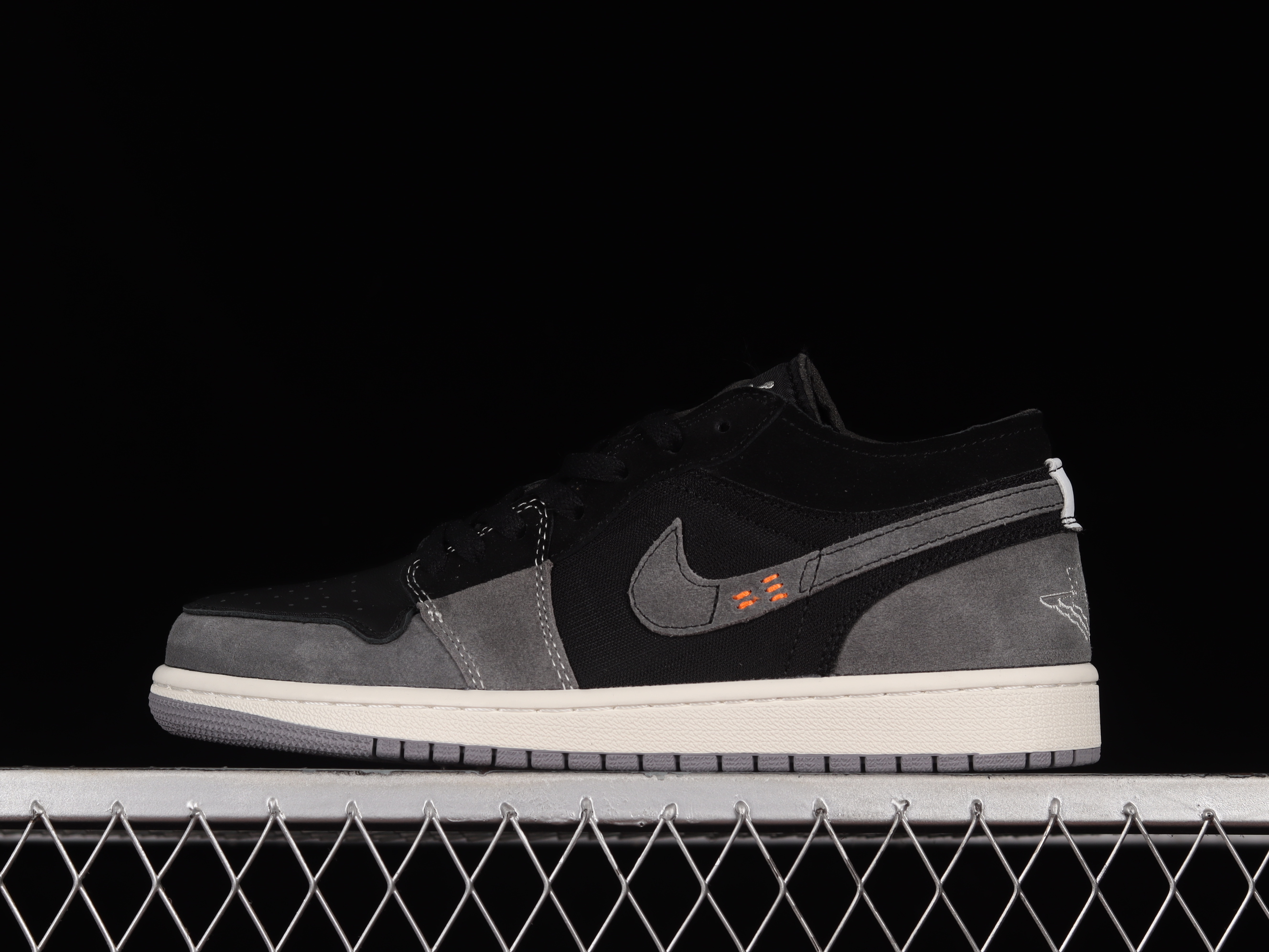 AJ1 low top