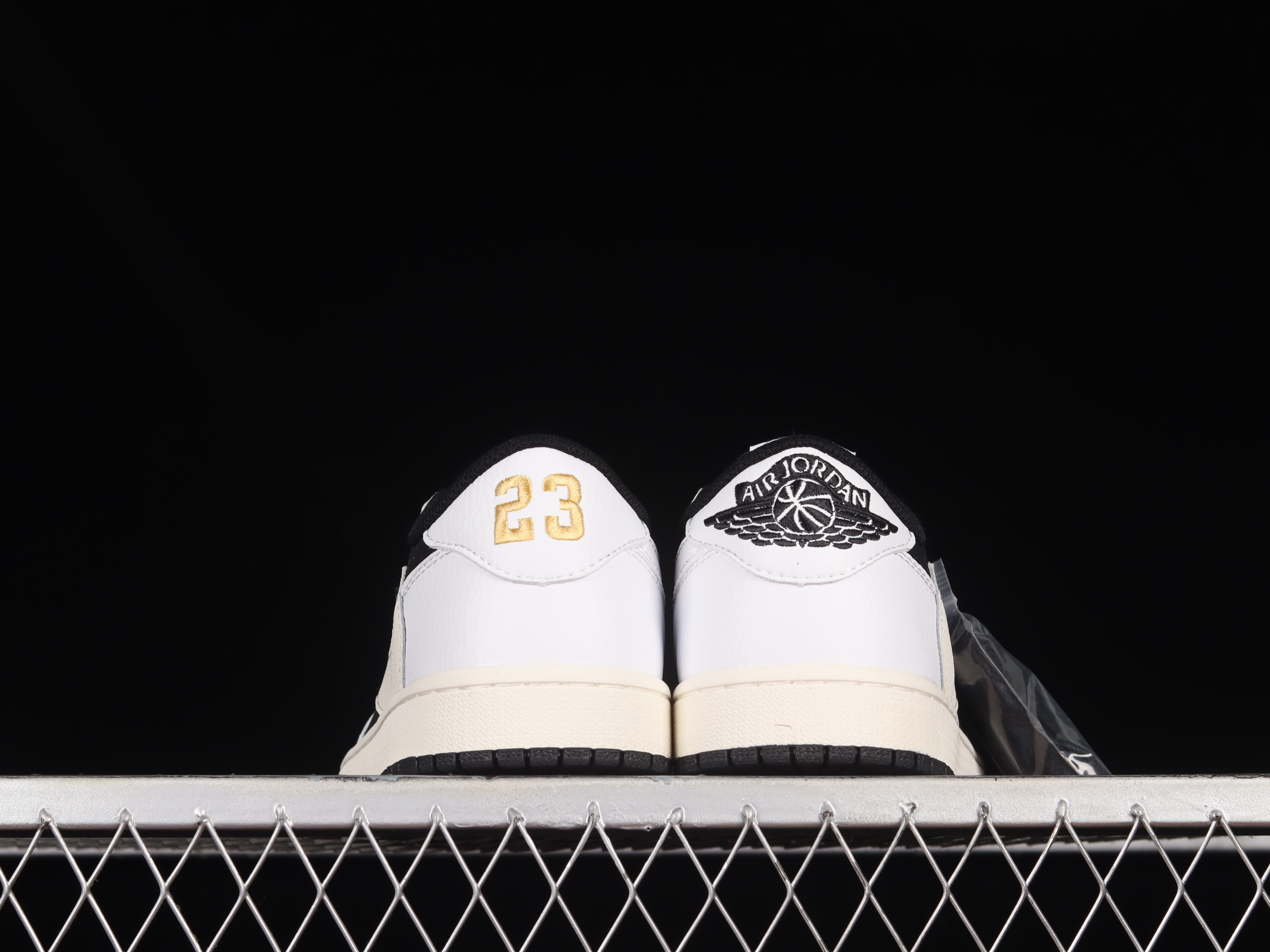 AJ1 low top