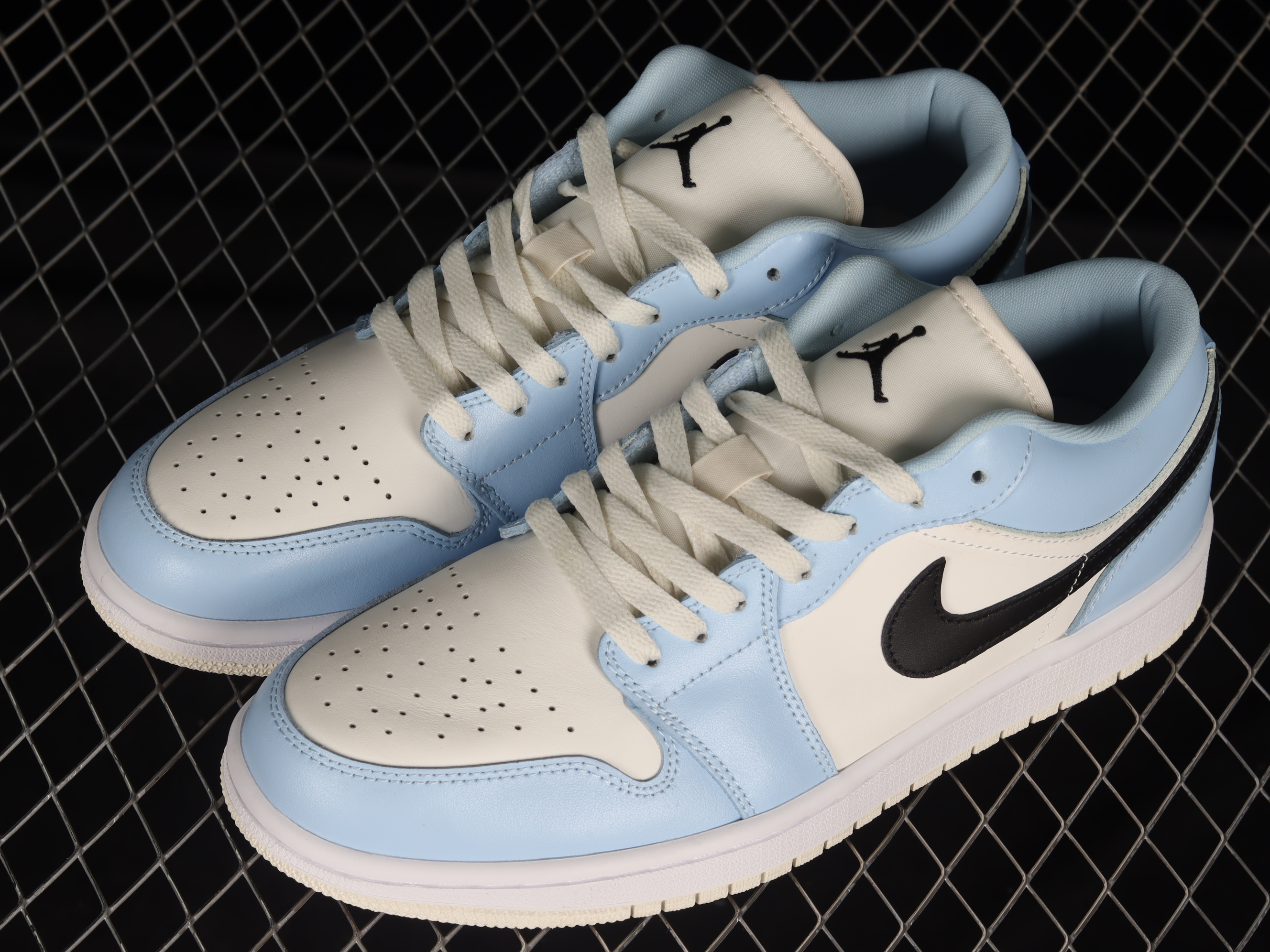 AJ1 low top