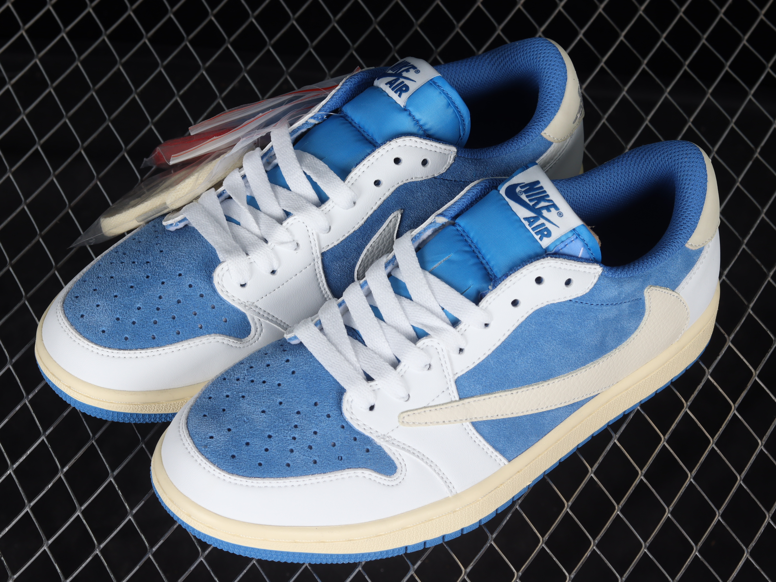 AJ1 low top