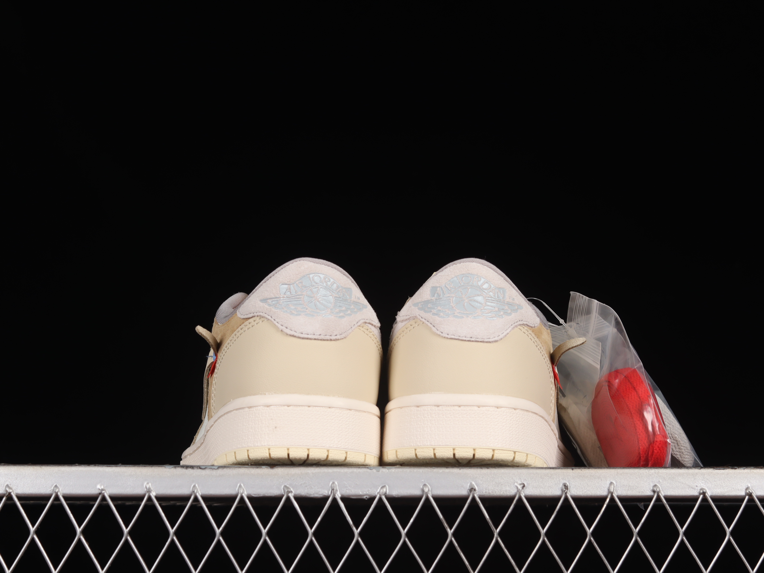 AJ1 low top
