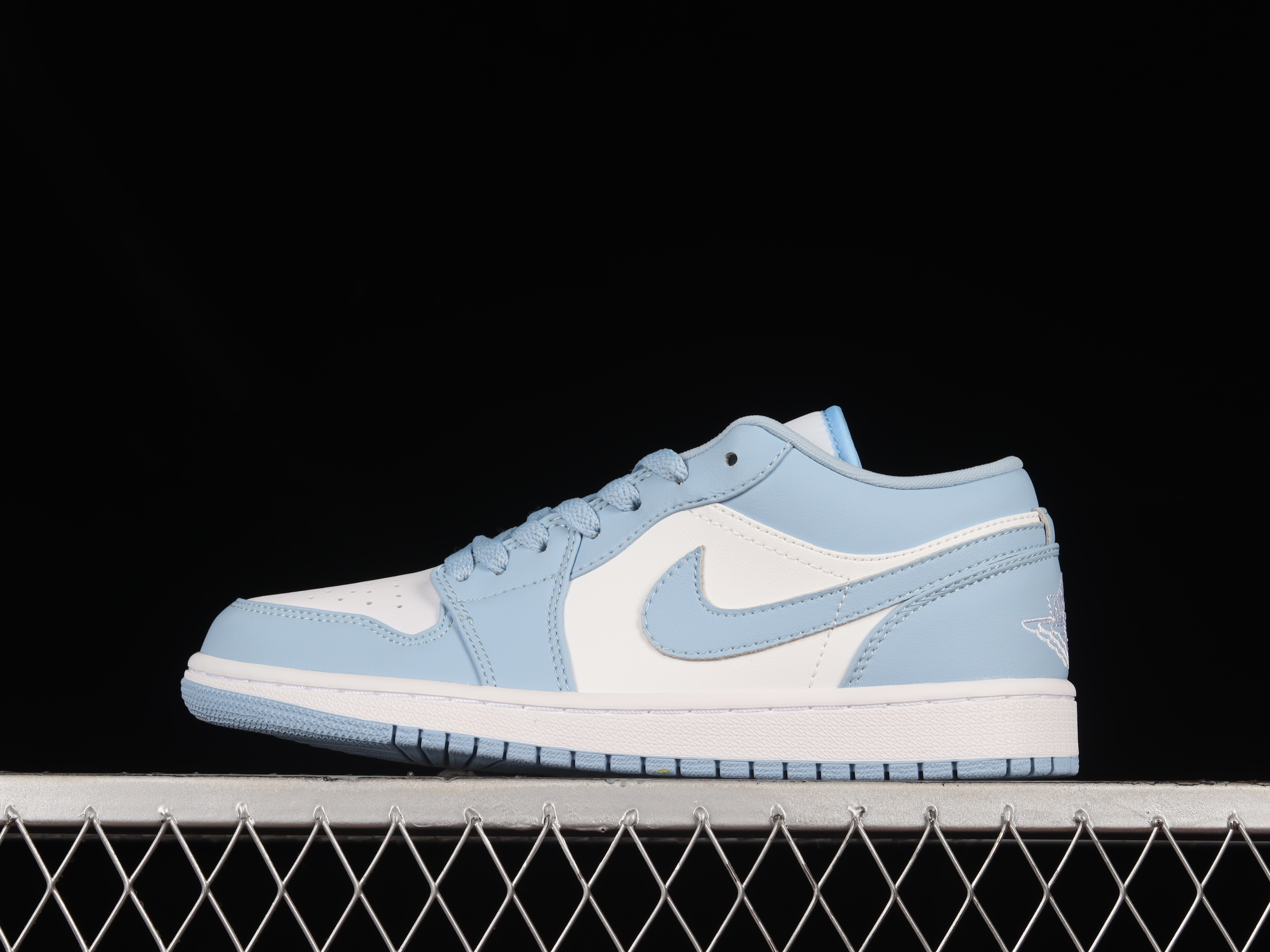 AJ1 low top