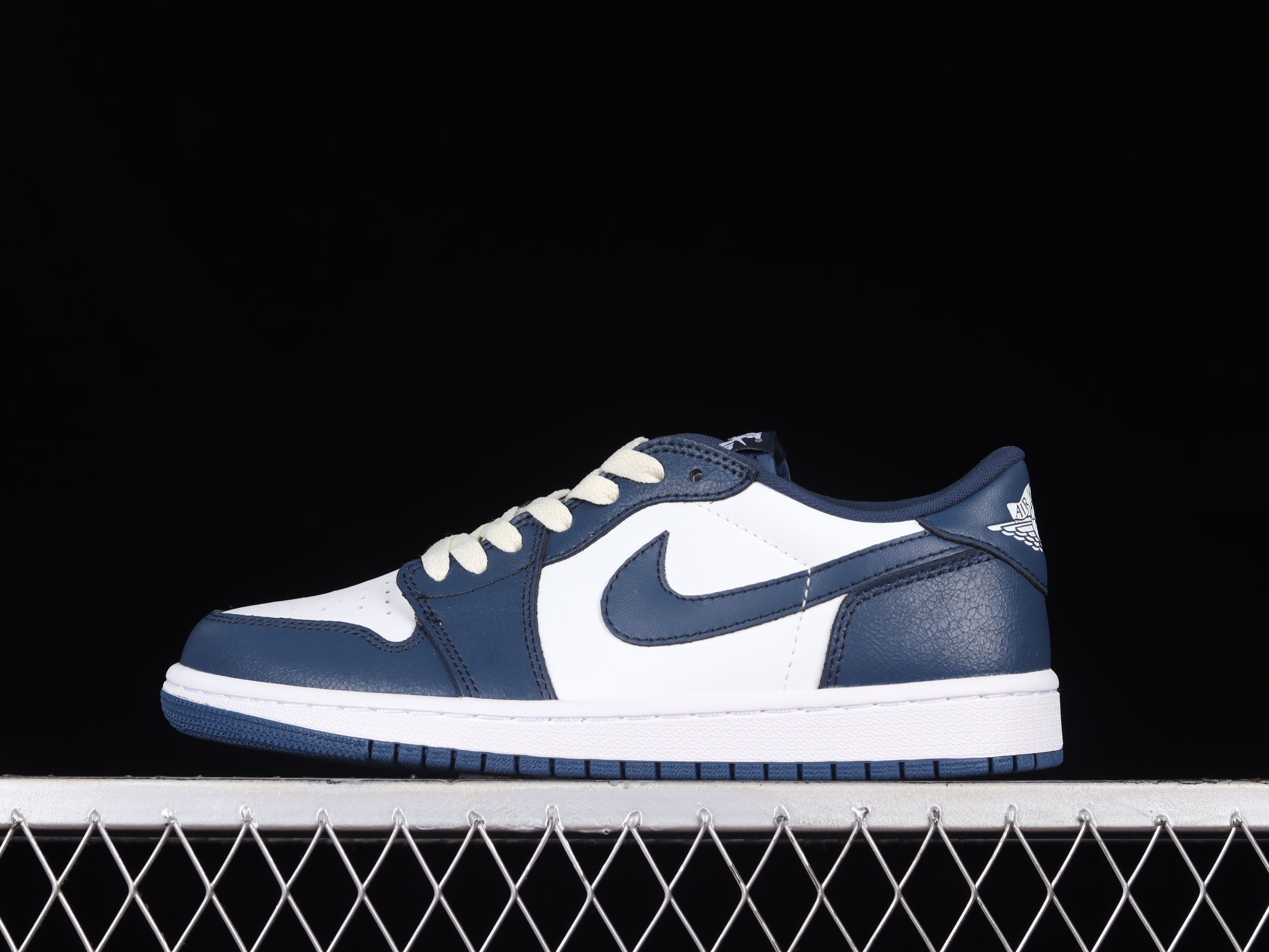 AJ1 low top