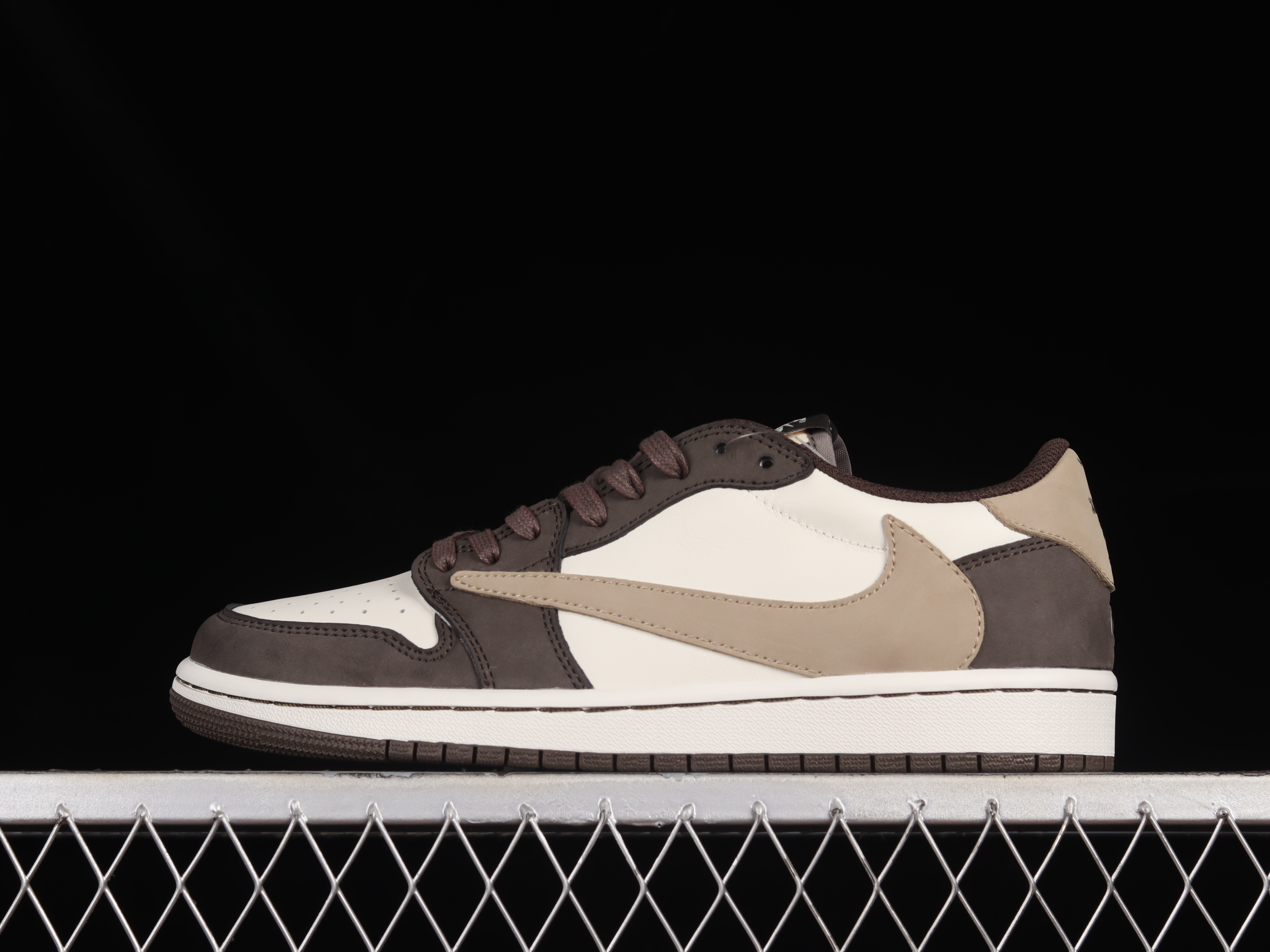 AJ1 low top