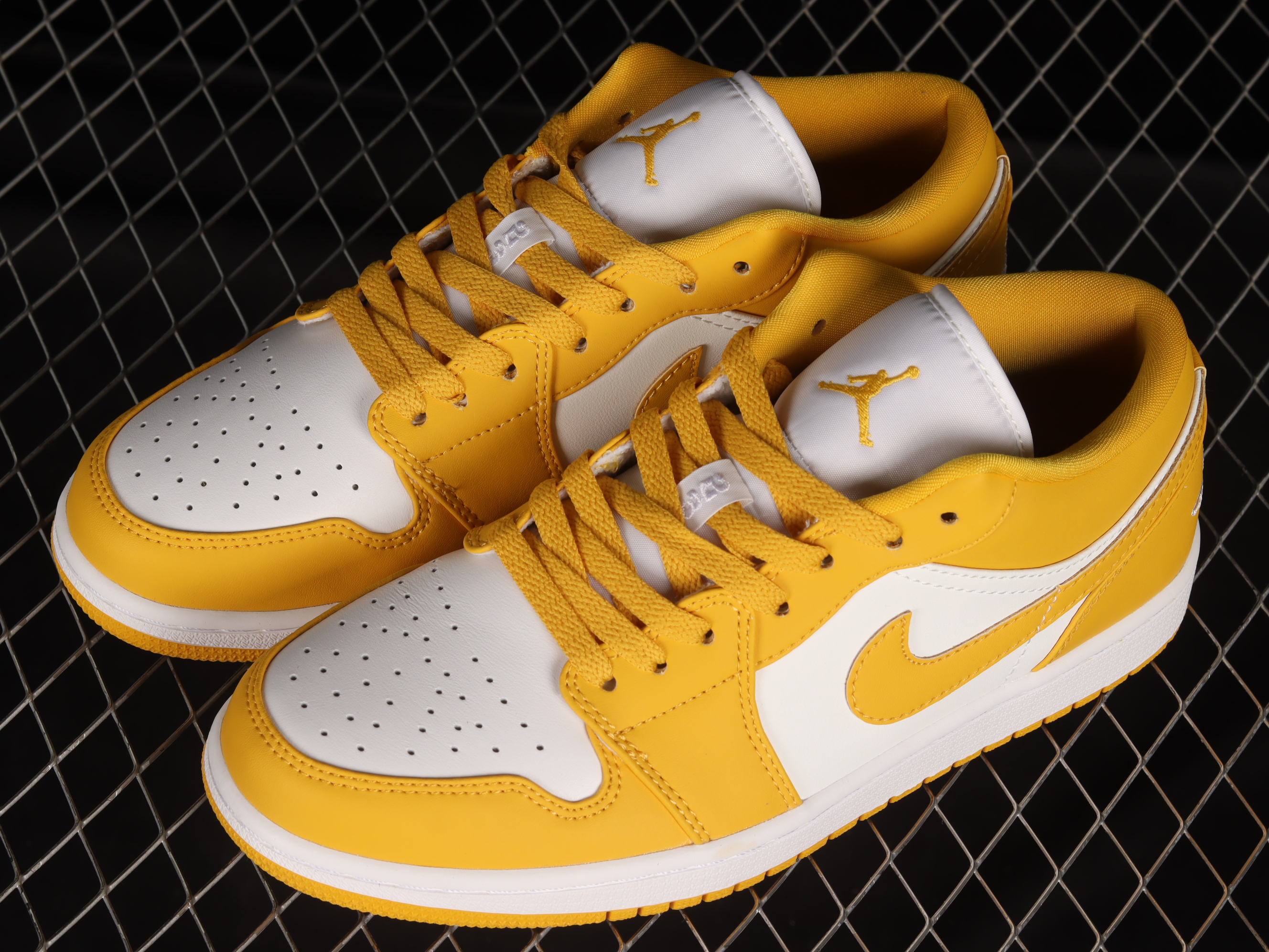 AJ1 low top