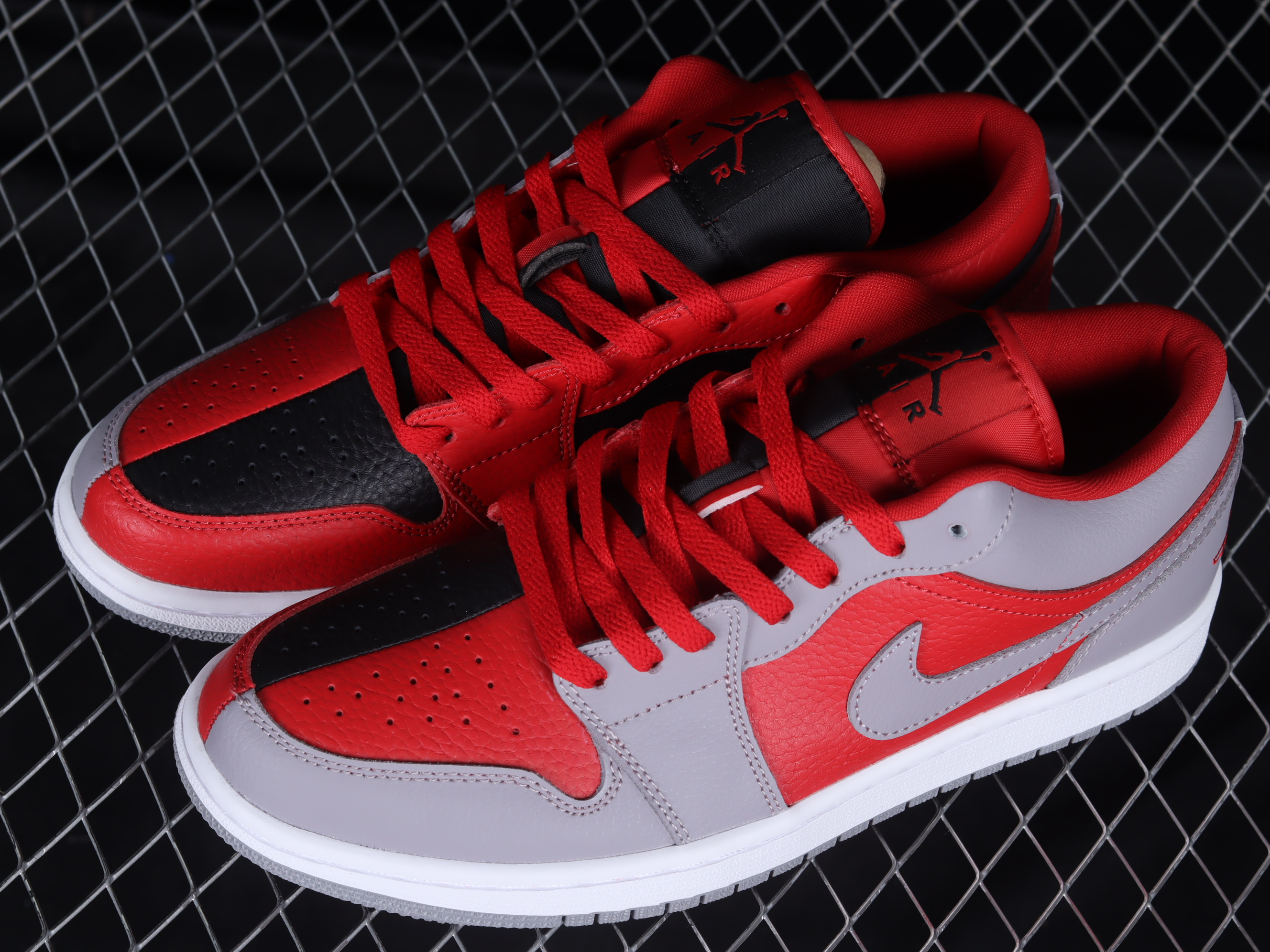 AJ1 low top