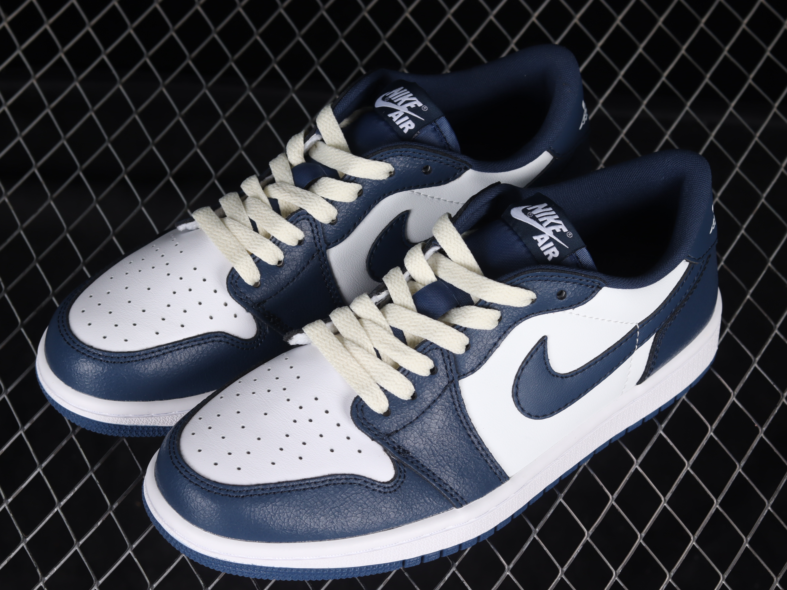 AJ1 low top