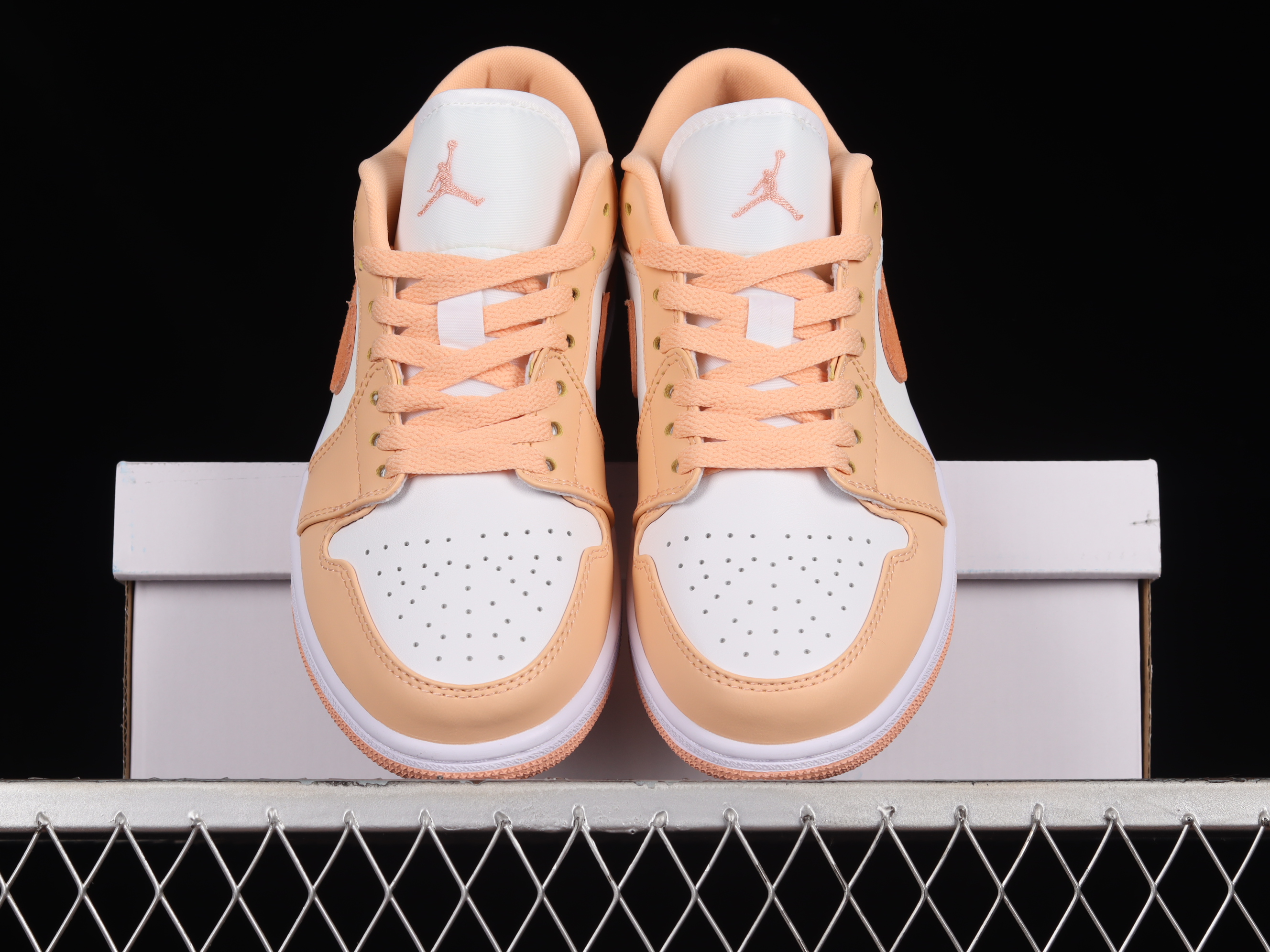 AJ1 White Orange Low-top cultural recreational sports shoes DC0774-801 36-45