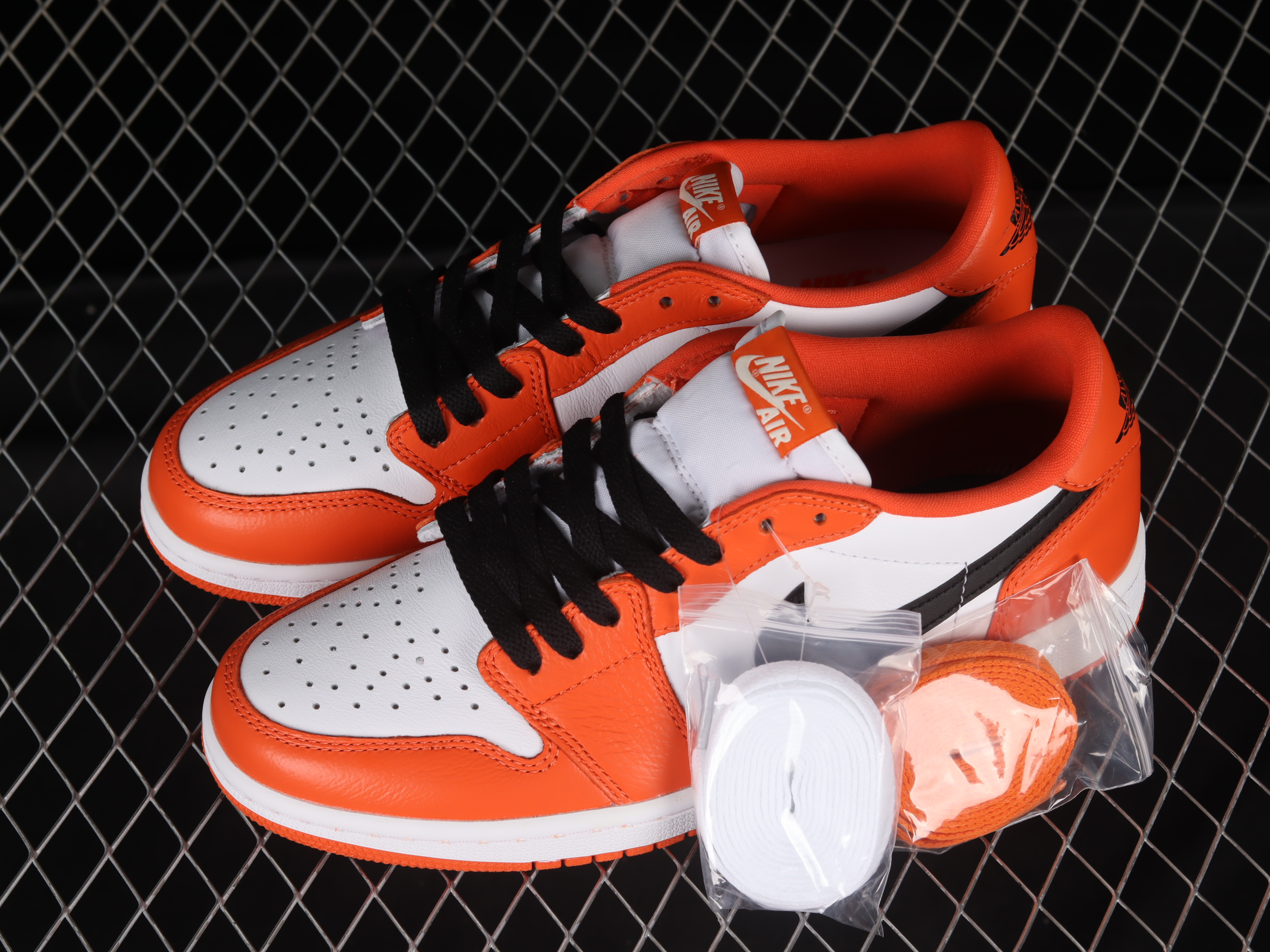 AJ1 low top