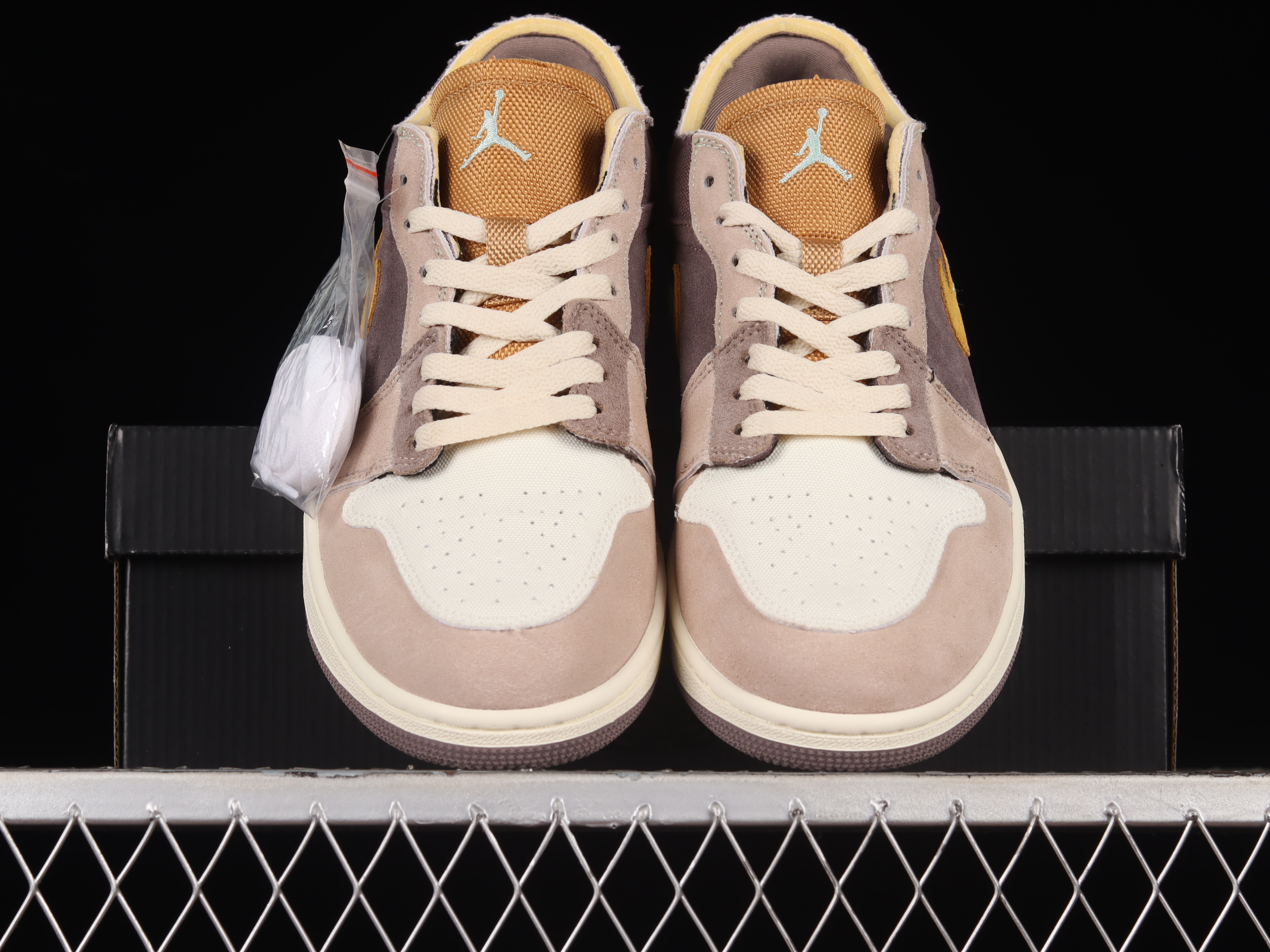 AJ1 low top