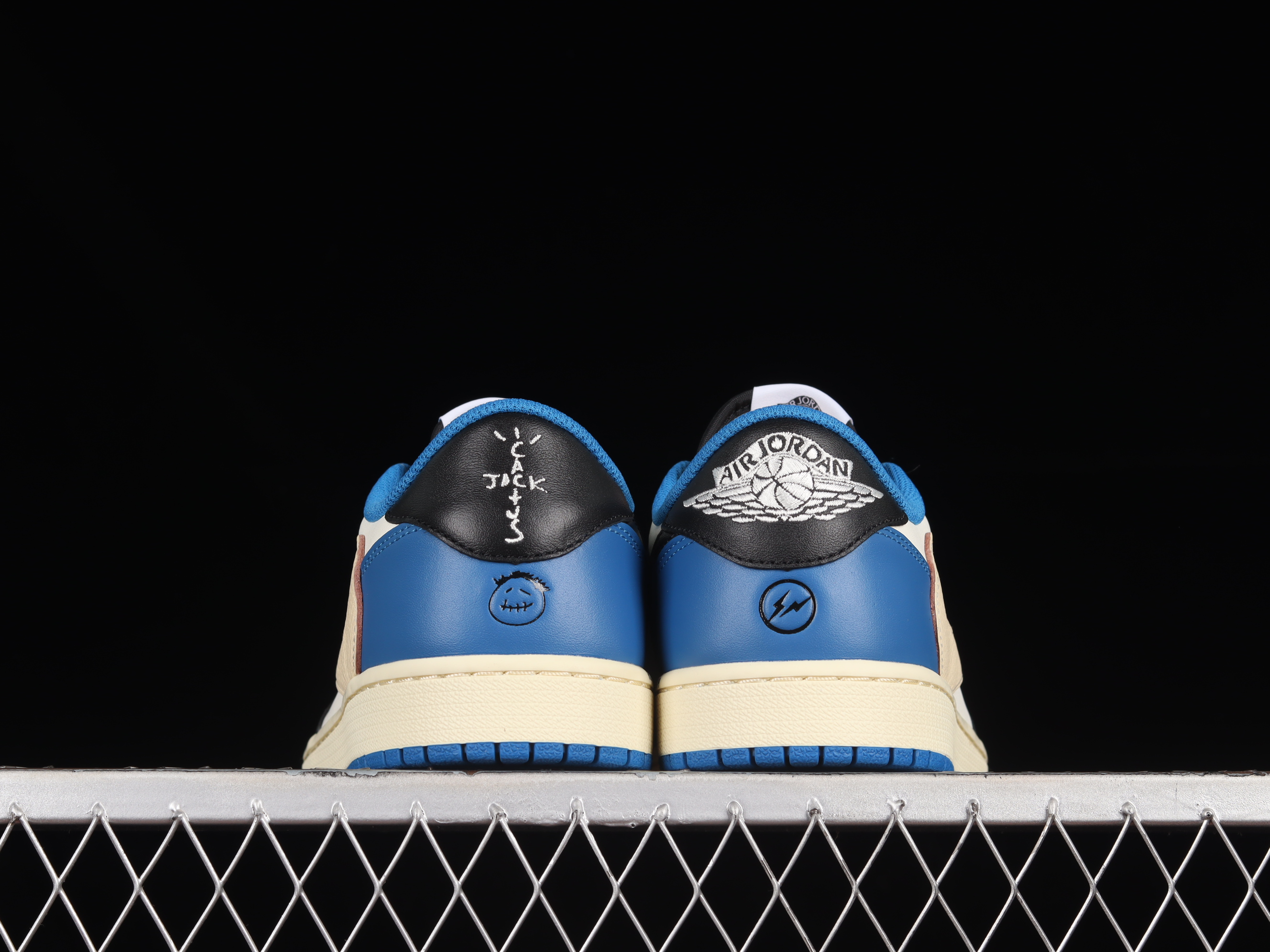AJ1 low top
