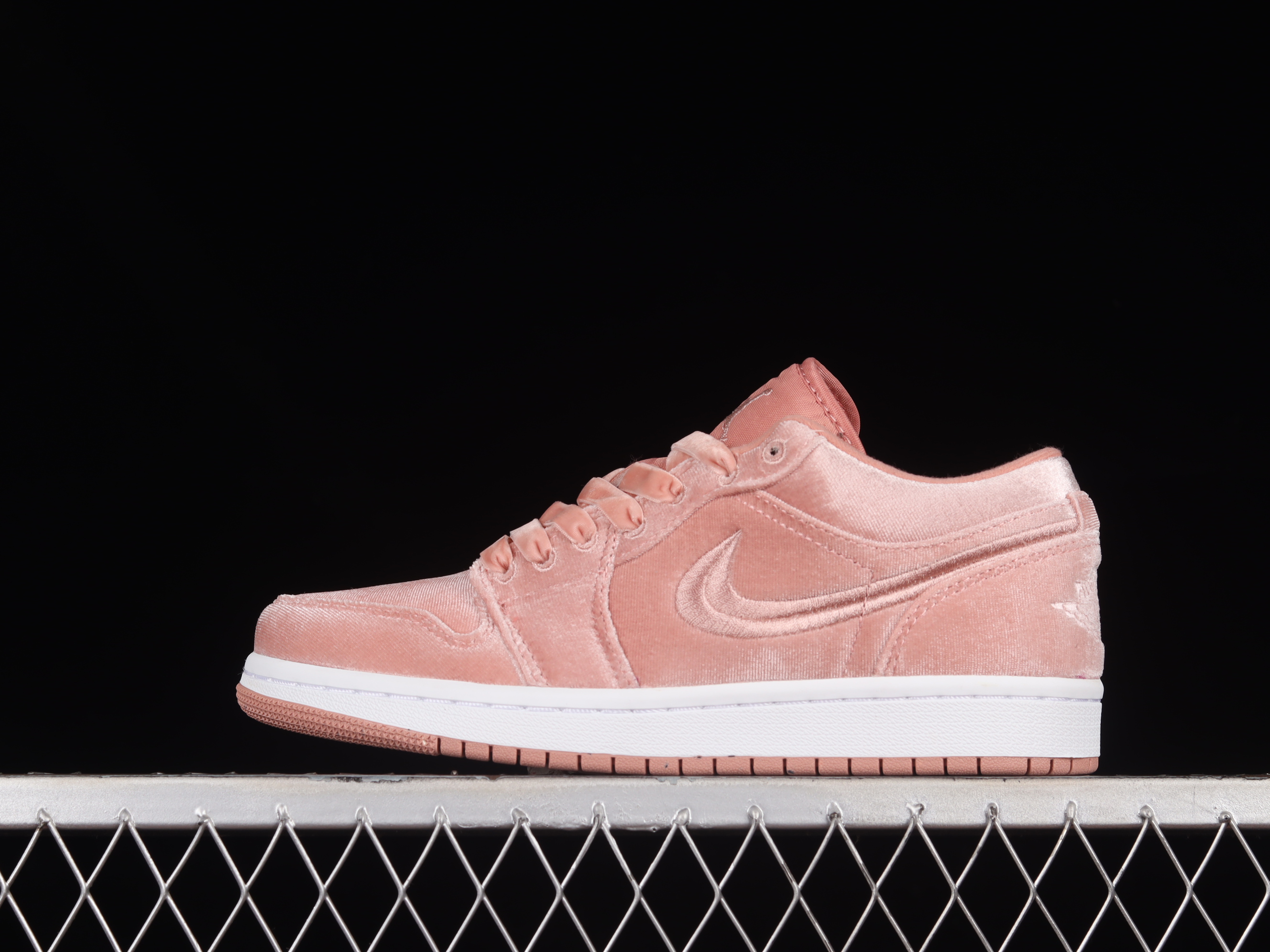 AJ1 low top
