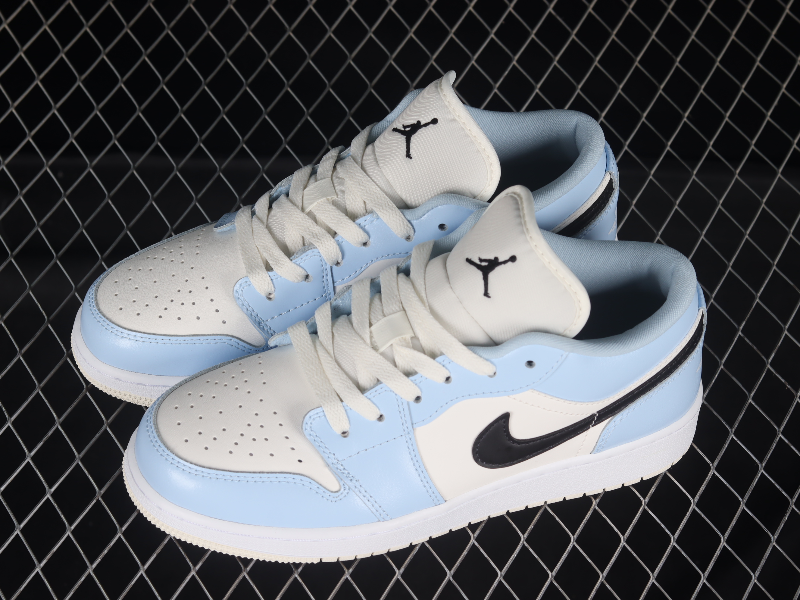 AJ1 low top
