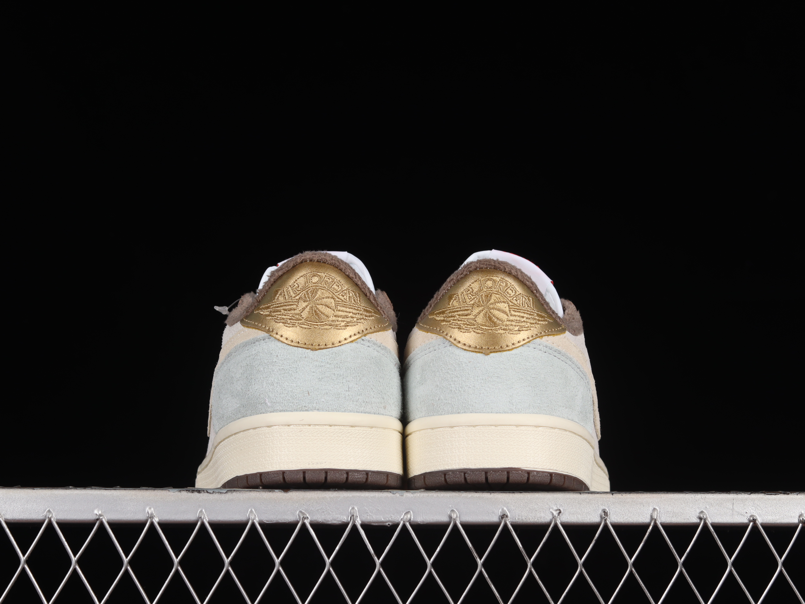 AJ1 low top