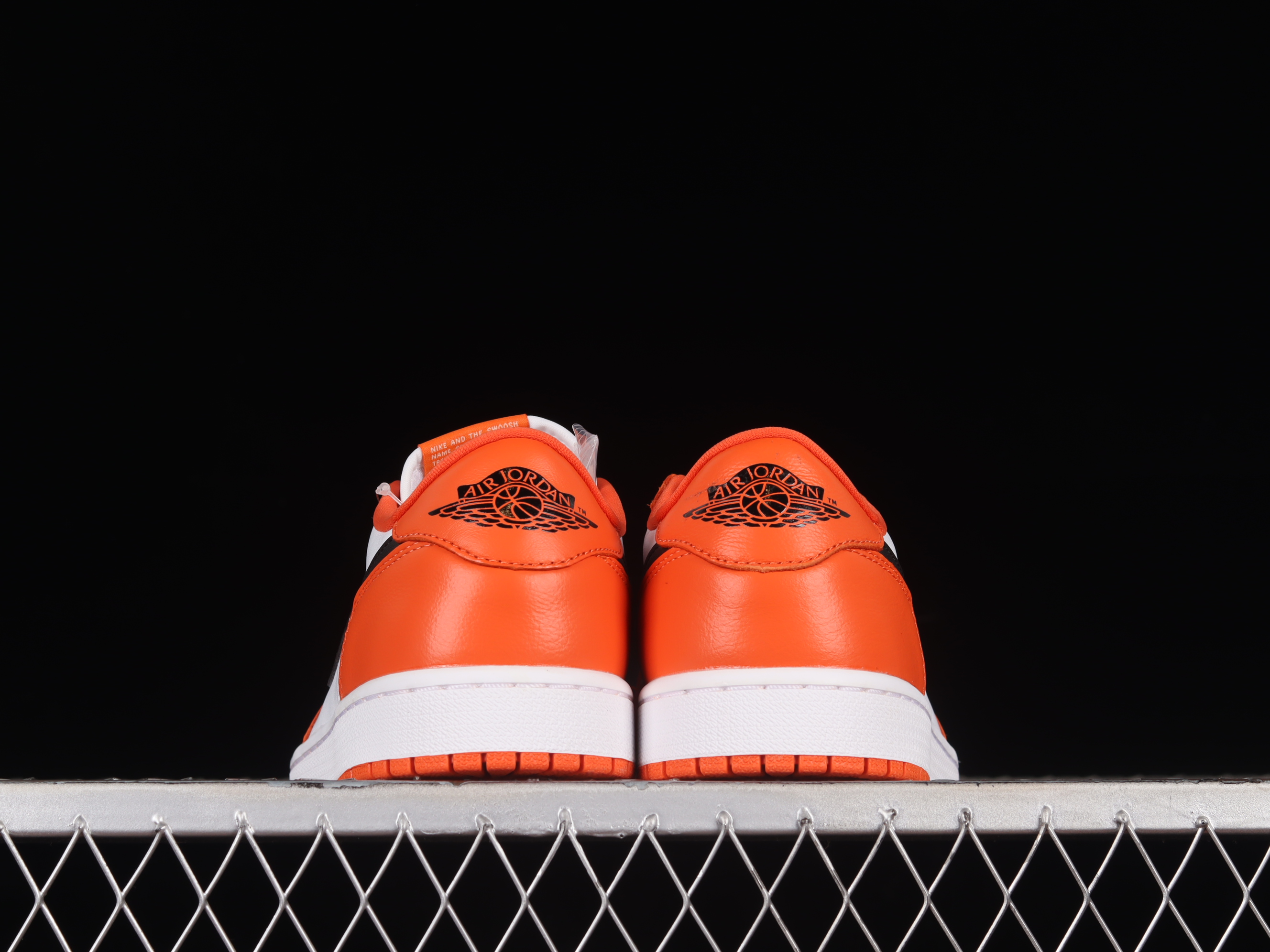 AJ1 low top