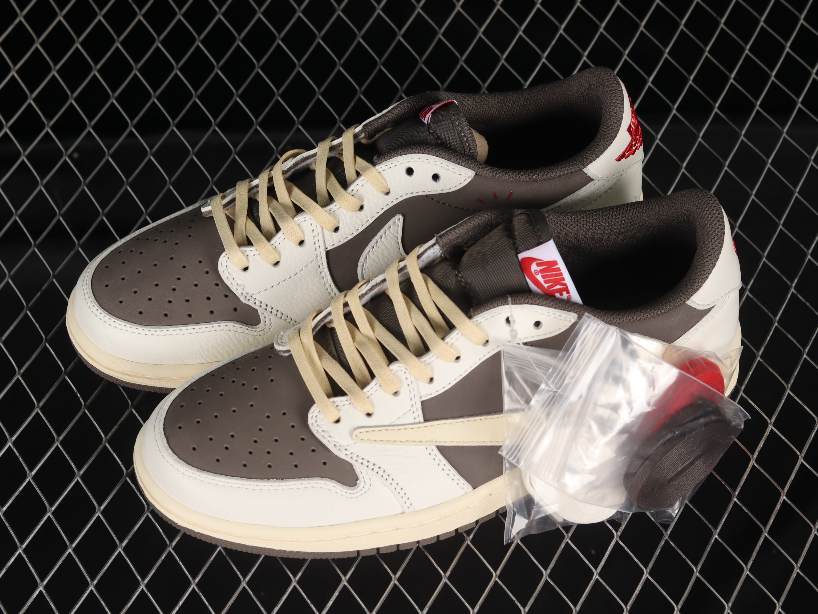 AJ1 low top