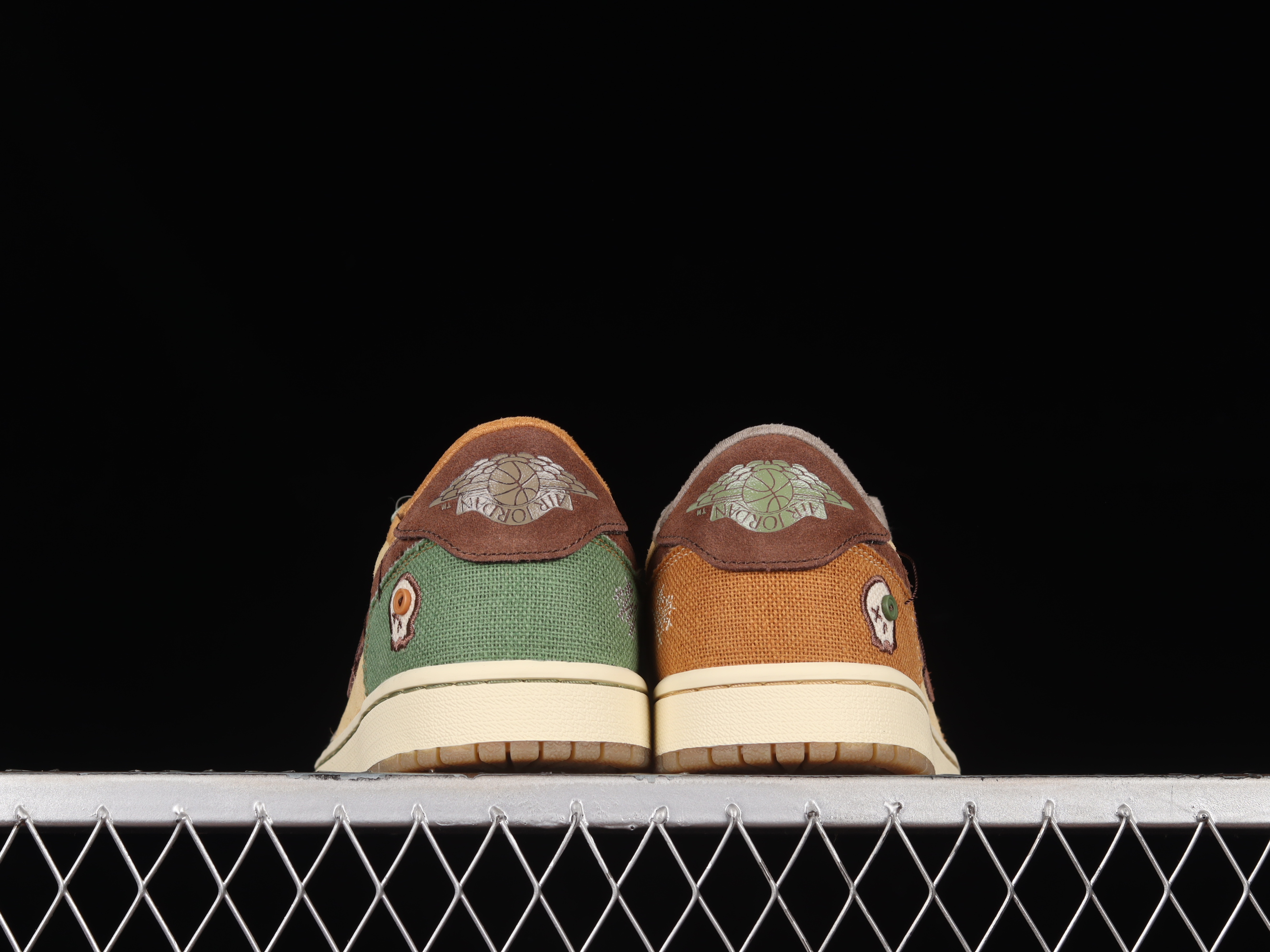 AJ1 low top