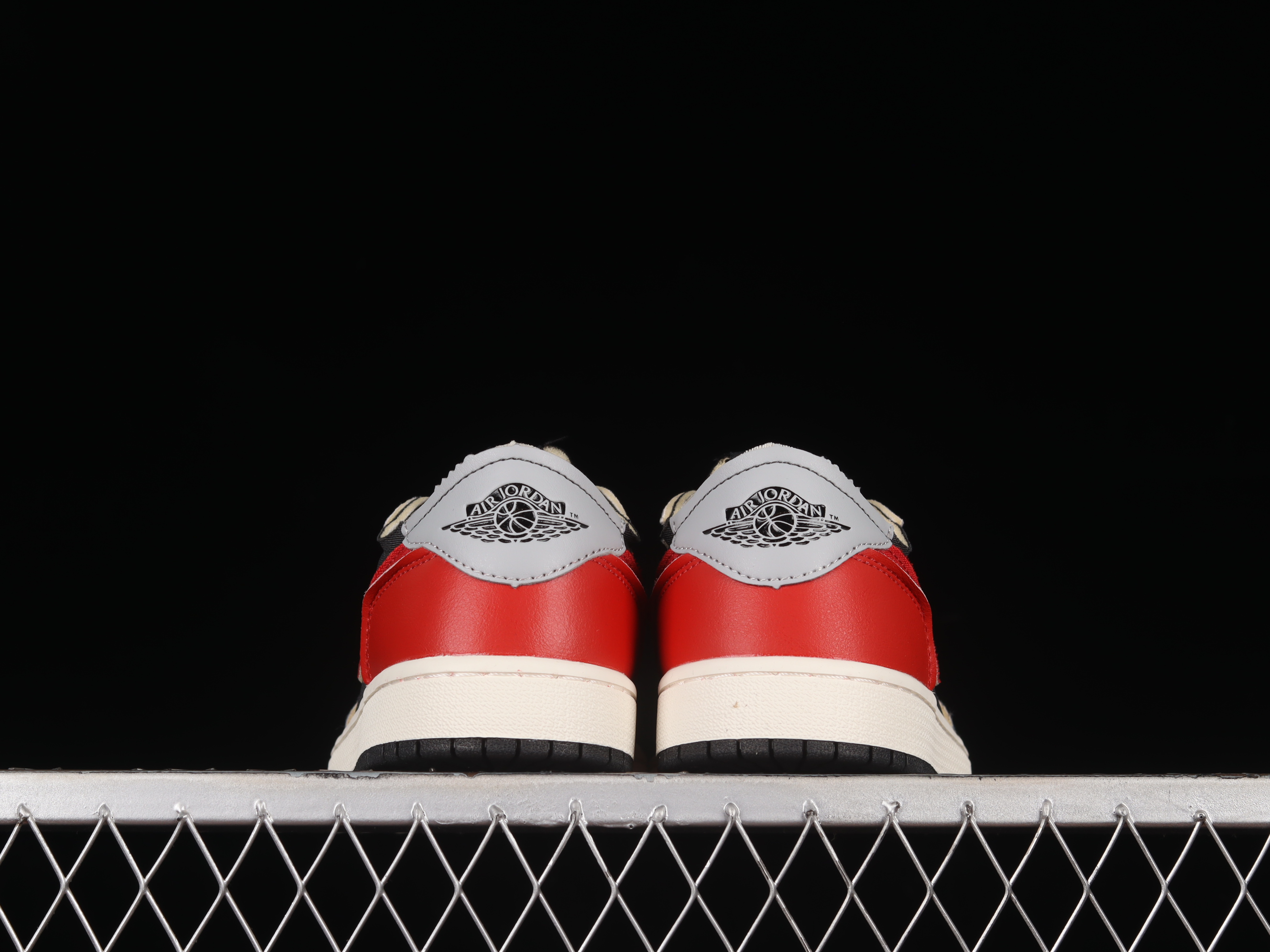 AJ1 low top