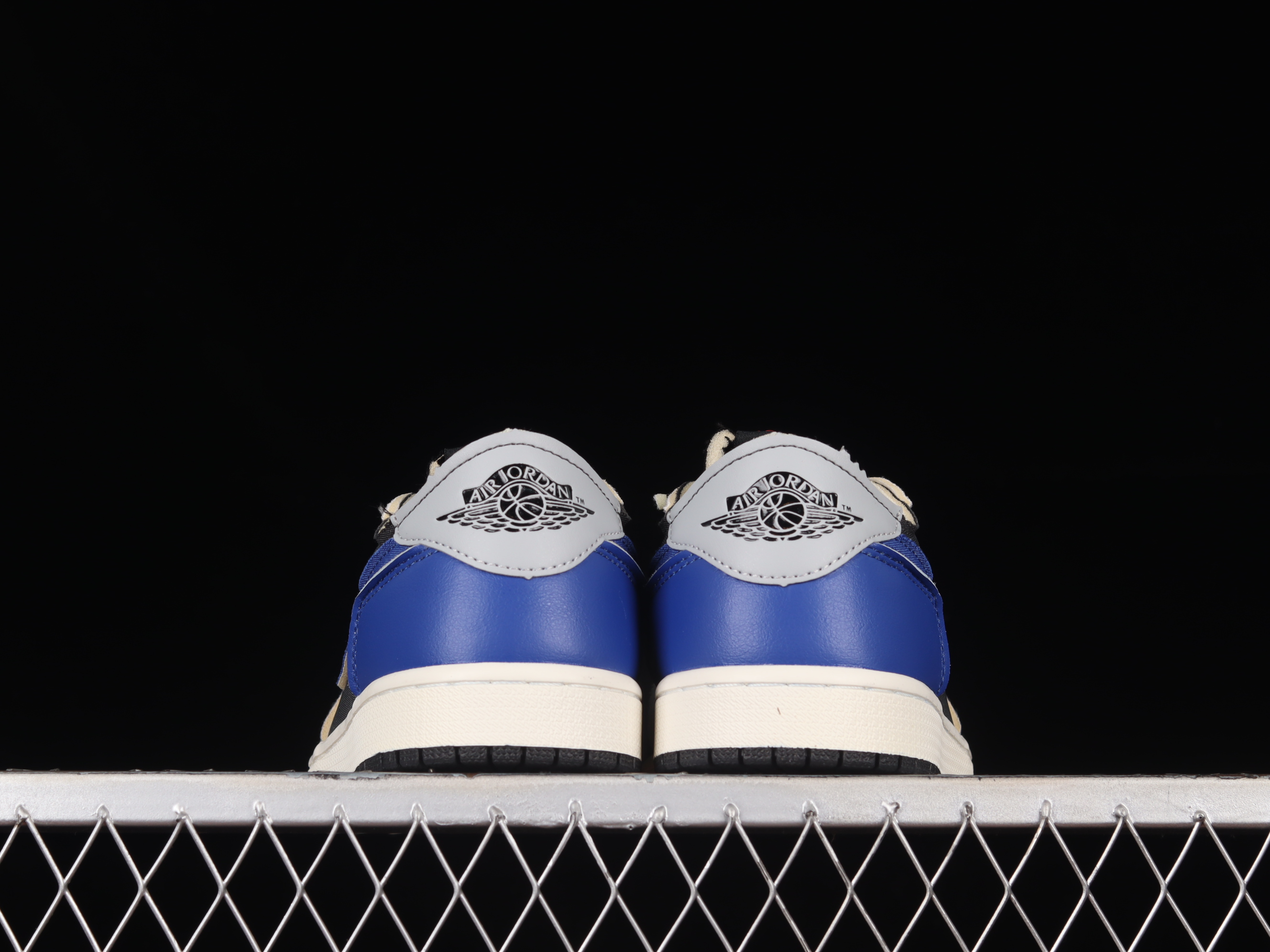 AJ1 low top
