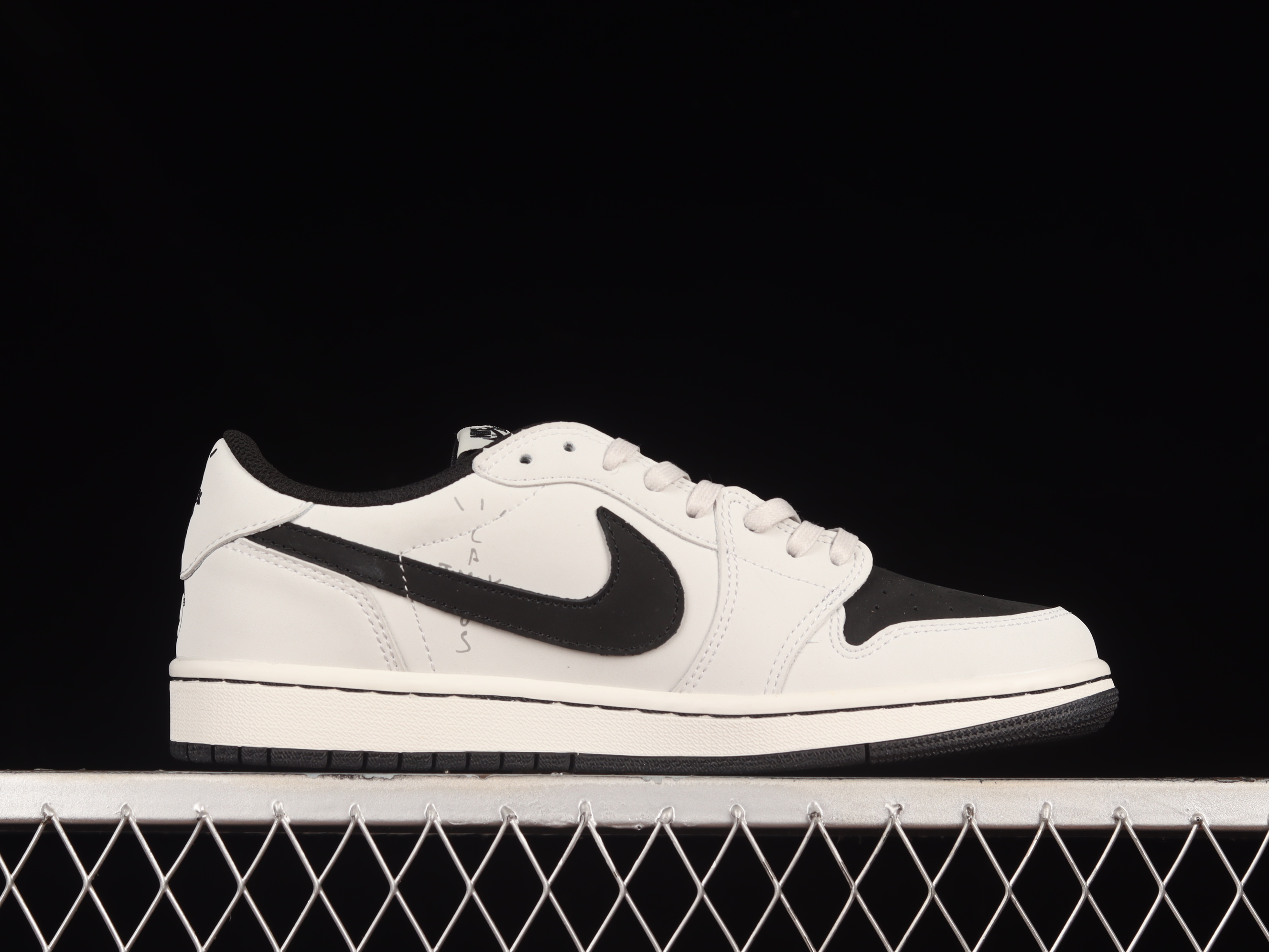 AJ1 low top