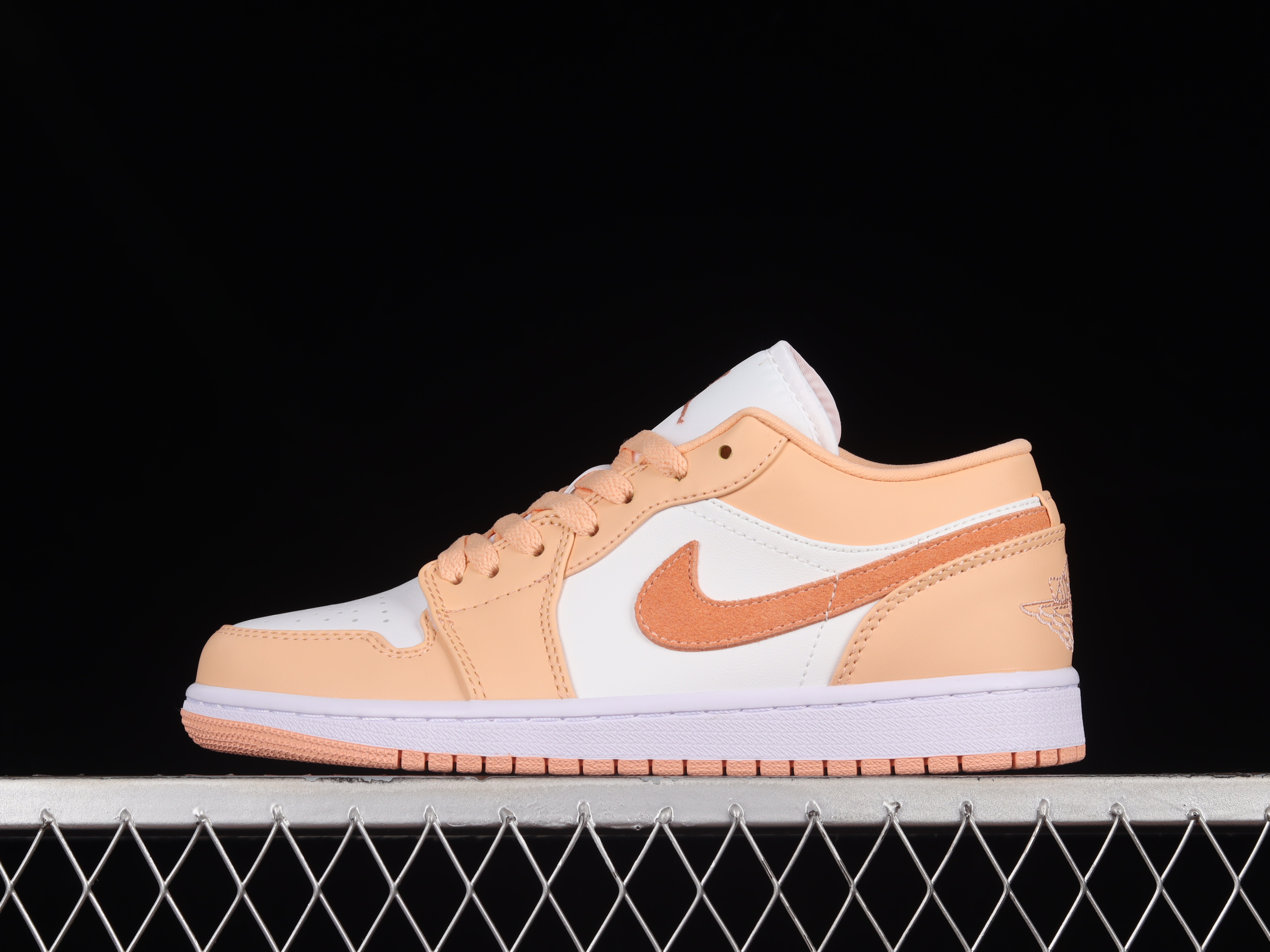 AJ1 low top