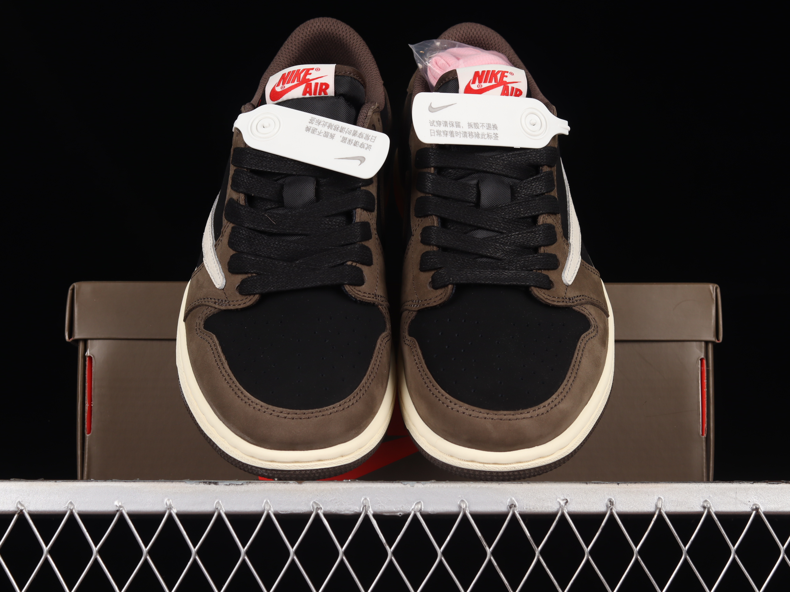 AJ1 low top