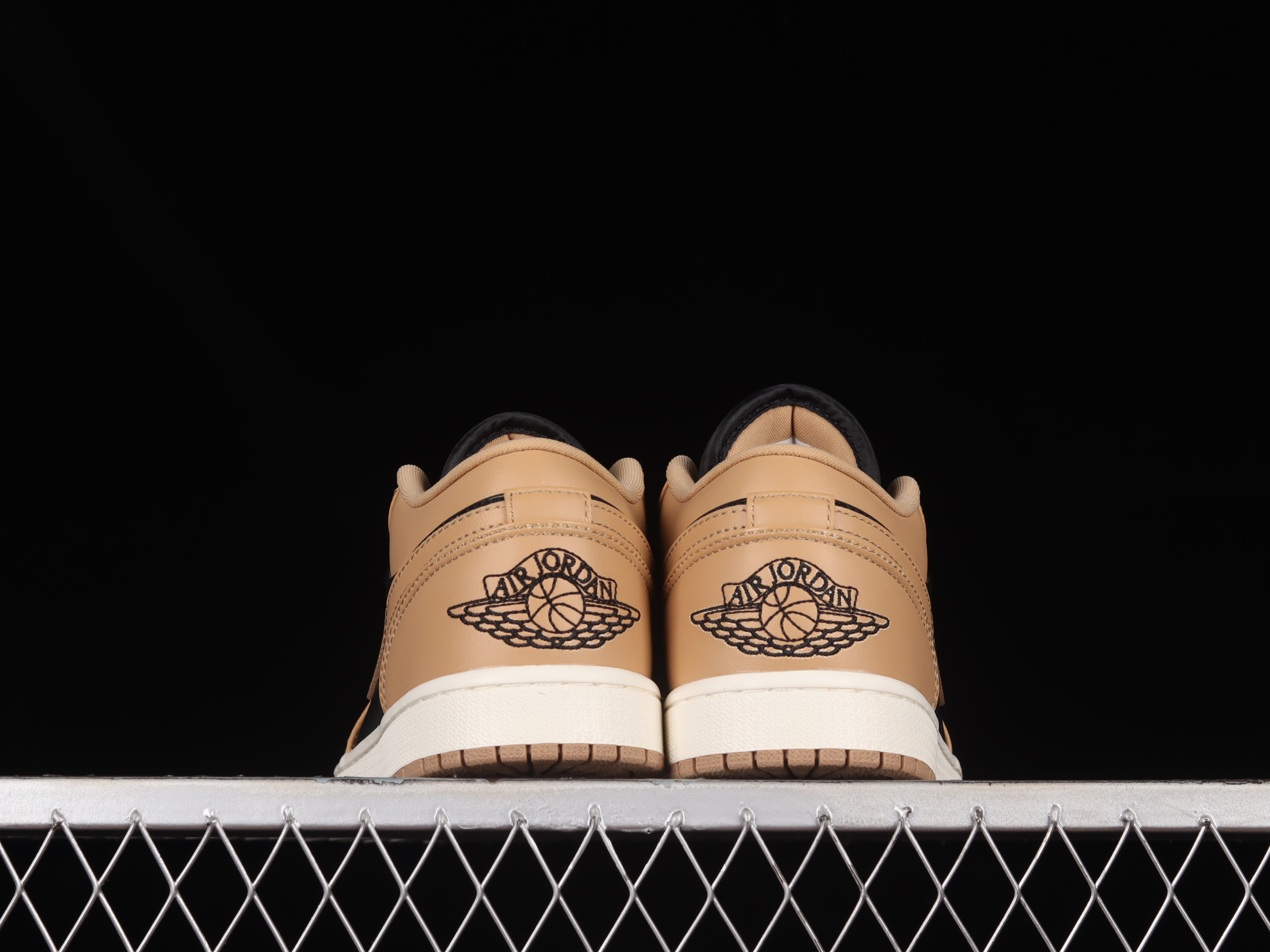 AJ1 low top