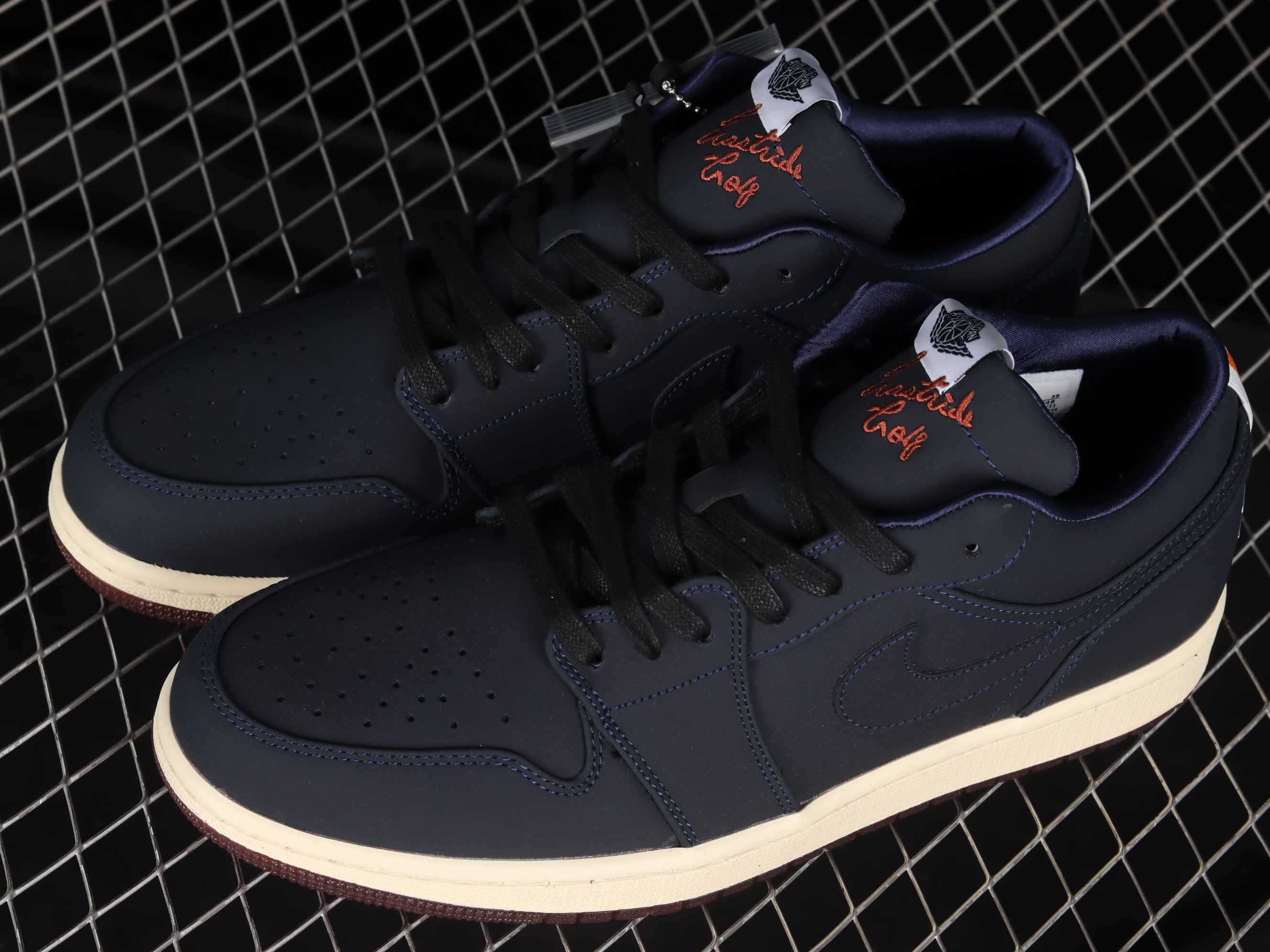 AJ1 low top